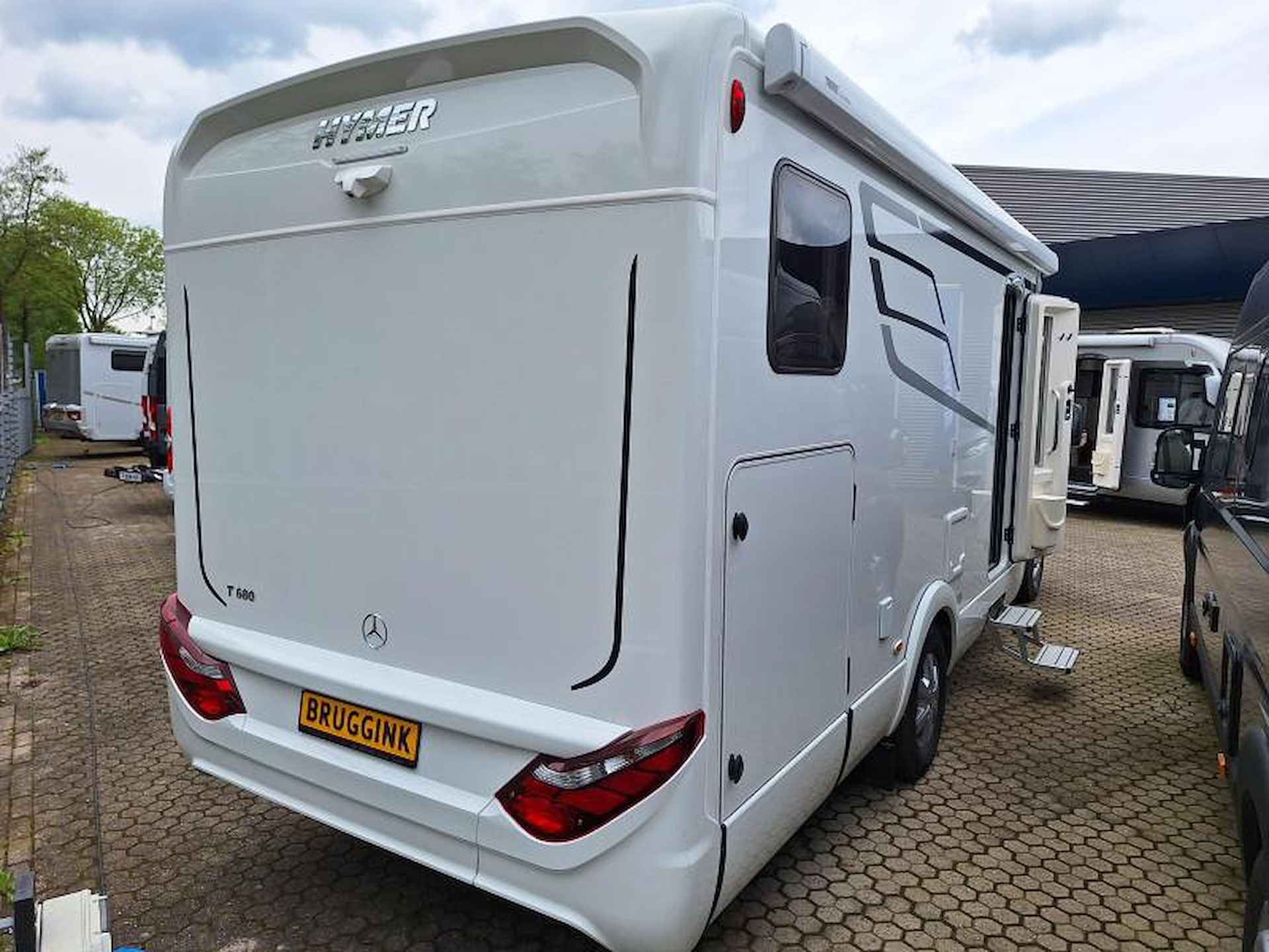 Hymer Tramp S 680 - 2 APARTE BEDDEN - 12/25