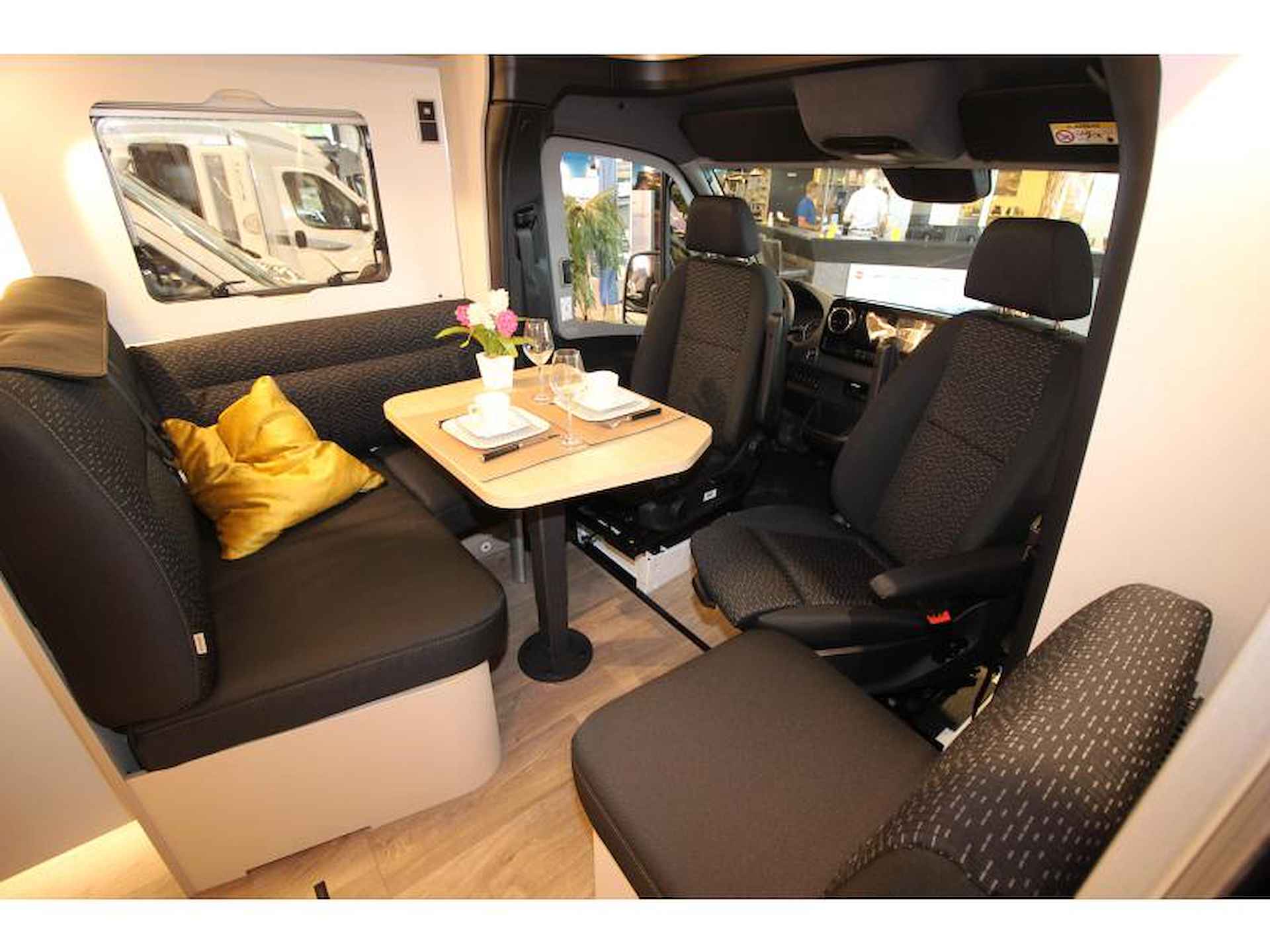 Hymer Tramp S 680 - 2 APARTE BEDDEN - 19/25