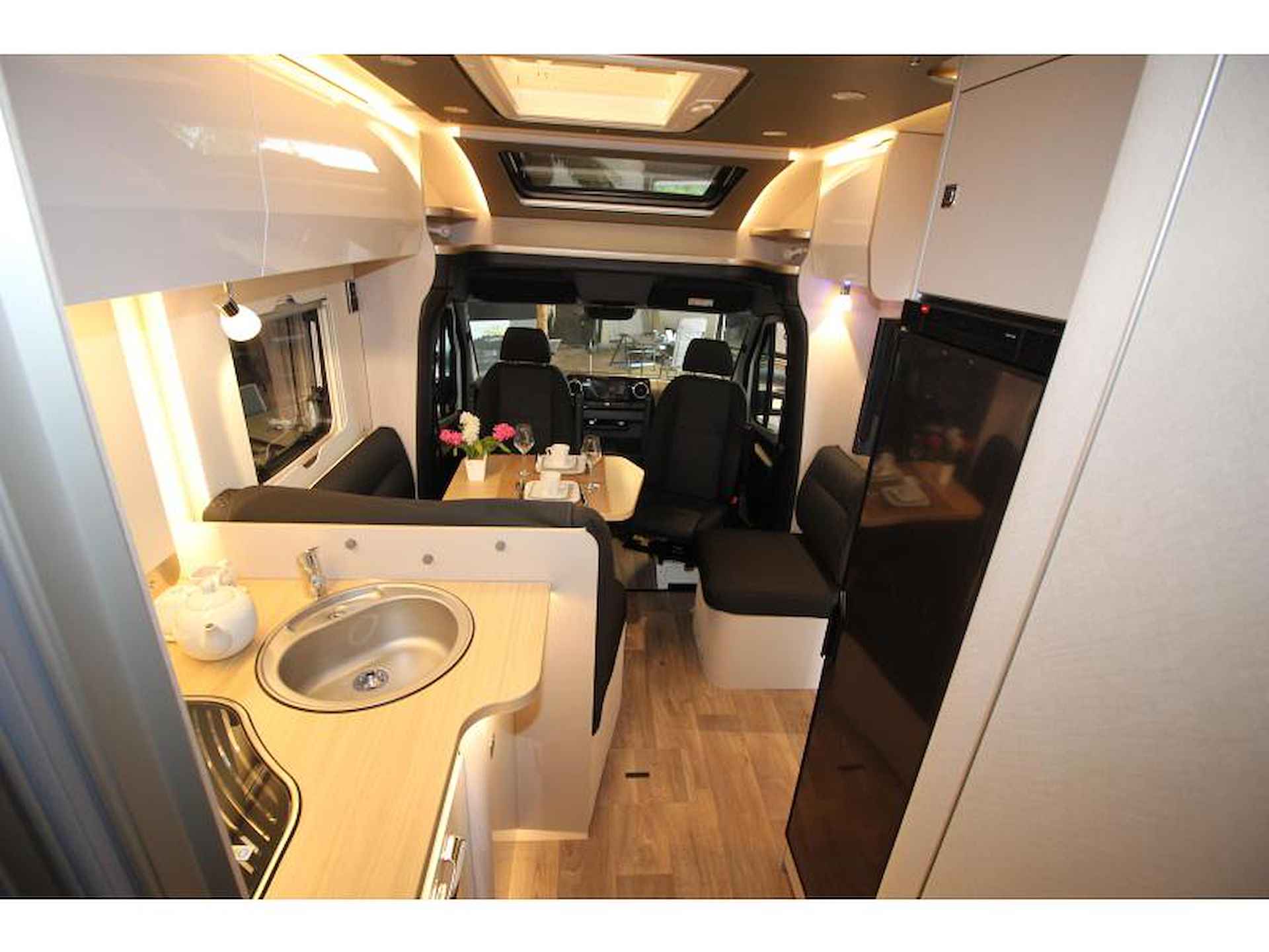 Hymer Tramp S 680 - 2 APARTE BEDDEN - 23/25