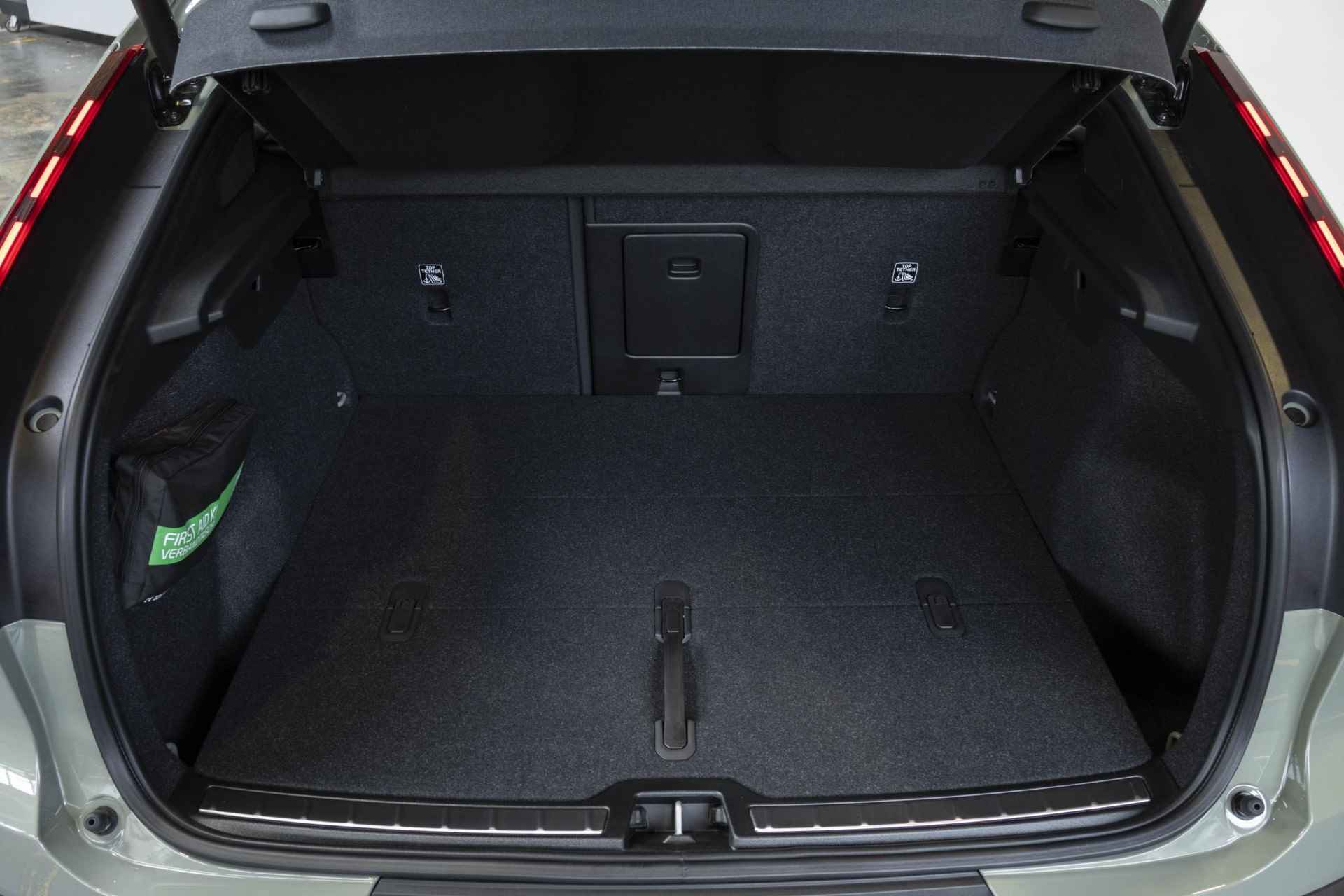 Volvo C40 Single Motor Extended Range Plus 82 kWh | Warmtepomp | 20" velgen | Panoramadak | Google Infotainment | Stoel- en stuurverwarming | Getinte ramen achter - 11/15