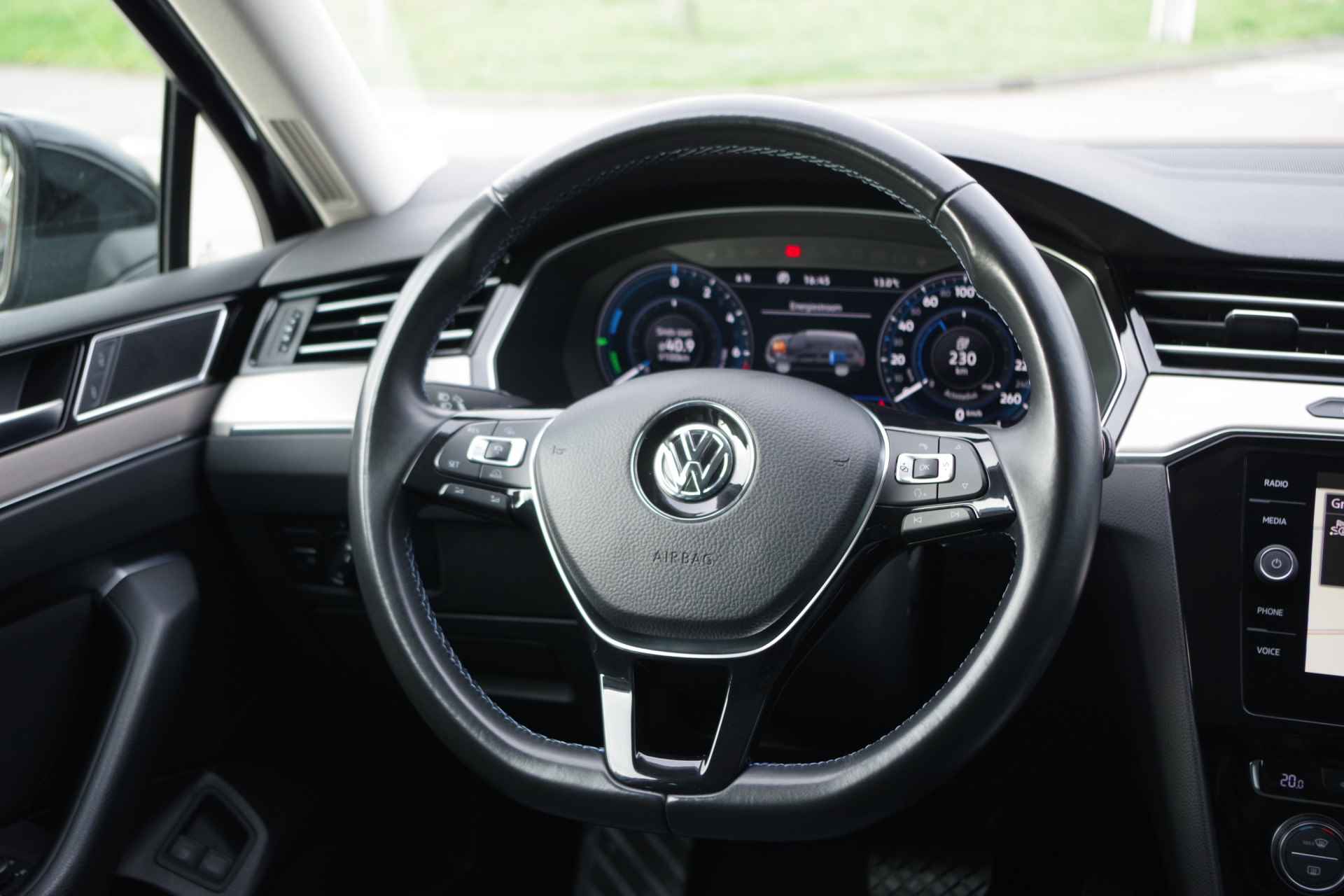 Volkswagen Passat Variant 1.4 TSI GTE 218 PK Plug-In Hybride, Adap. Cruise Control, Stoelverwarming, Camera, Ergocomfort Stoelen - 33/34