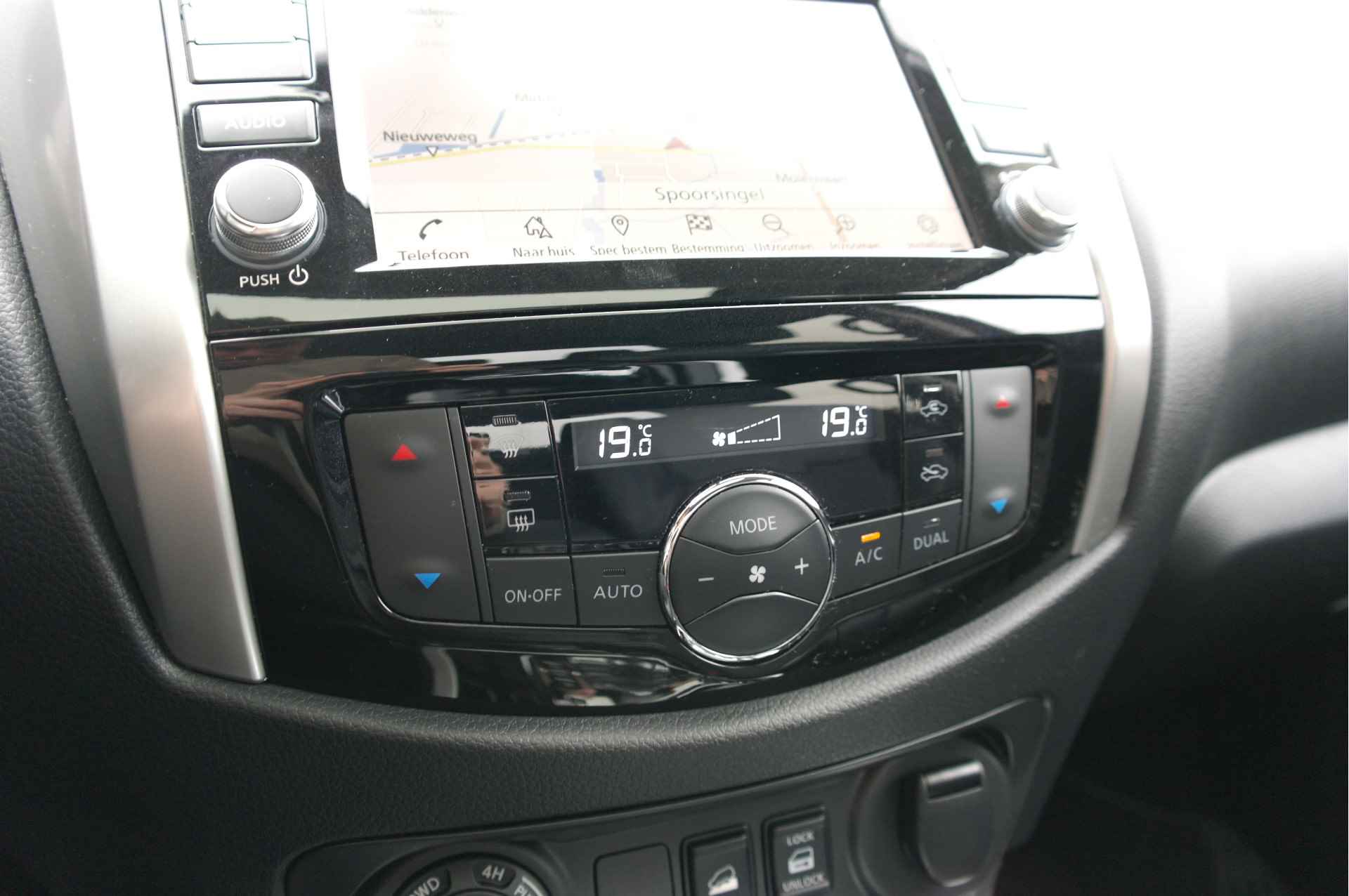 Nissan Navara 2.3 dCi New N-Guard Double Cab | MARGE | 5-persoons | Carplay | Trekhaak | Camera - 11/51