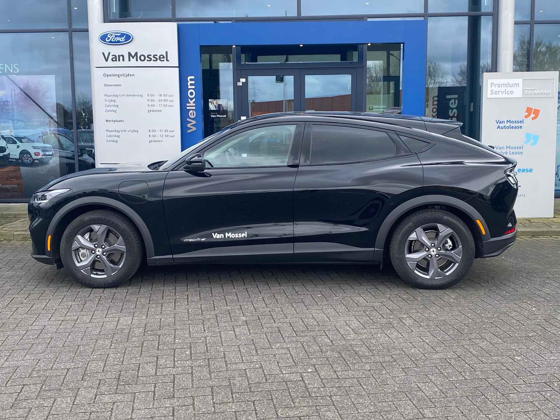 Ford Mustang Mach-E 75kWh RWD Schadow Black | Privacy glass | SYNC 4 touchscreen (15,5 inch) met EV  reisplanner | Apple CarPlay en Android Auto | - 7/15