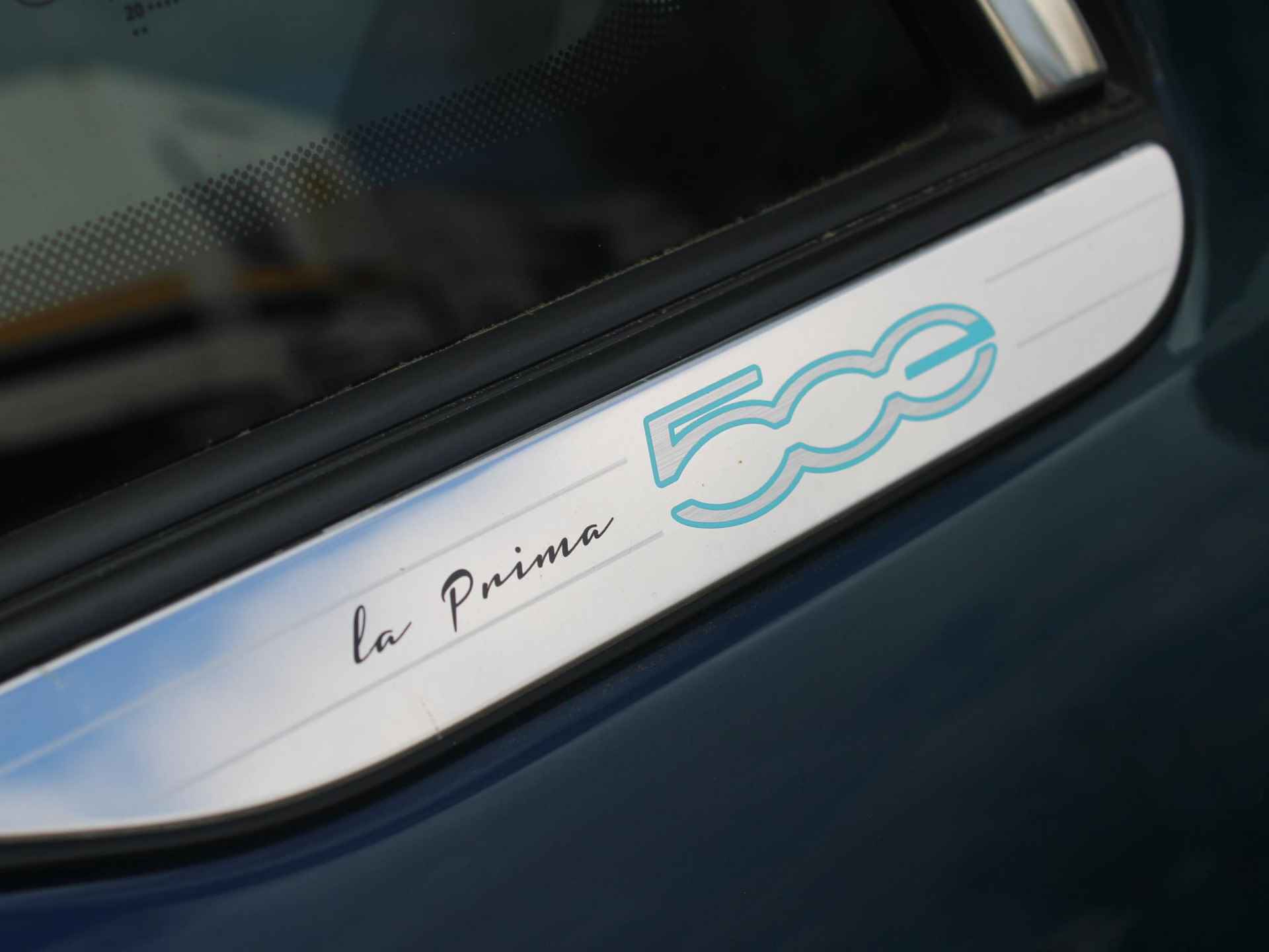 Fiat 500e La Prima 42 kWh | Navi | Clima | Leder | 17" | Apple Carplay | BSM | Draadloos Laden Smartphone | Sepp Subsidie € 2.000,- - 7/21