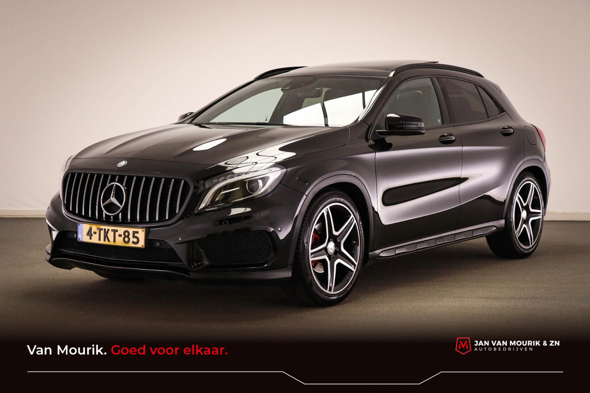 Mercedes-Benz GLA-klasse 200 AMG Prestige | PANORAMADAK | SPOOR / AMG EXCLUSIEF- PACK | CAMERA | 19"