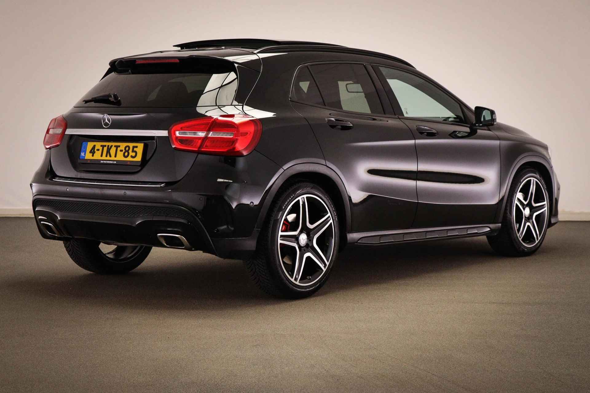 Mercedes-Benz GLA-klasse 200 AMG Prestige | PANORAMADAK | SPOOR / AMG EXCLUSIEF- PACK | CAMERA | 19" - 2/59