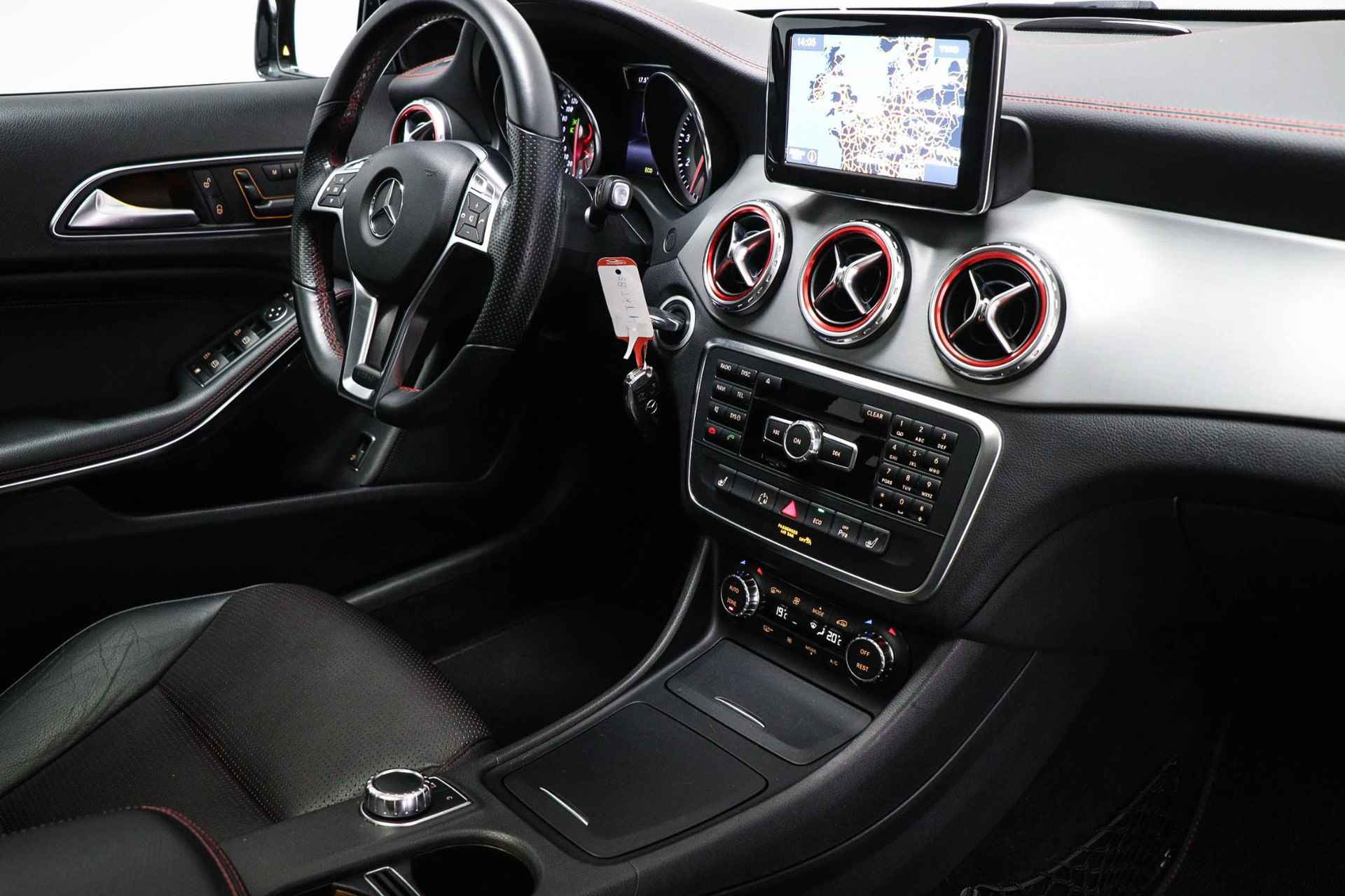 Mercedes-Benz GLA-klasse 200 AMG Prestige | PANORAMADAK | SPOOR / AMG EXCLUSIEF- PACK | CAMERA | 19" - 3/59