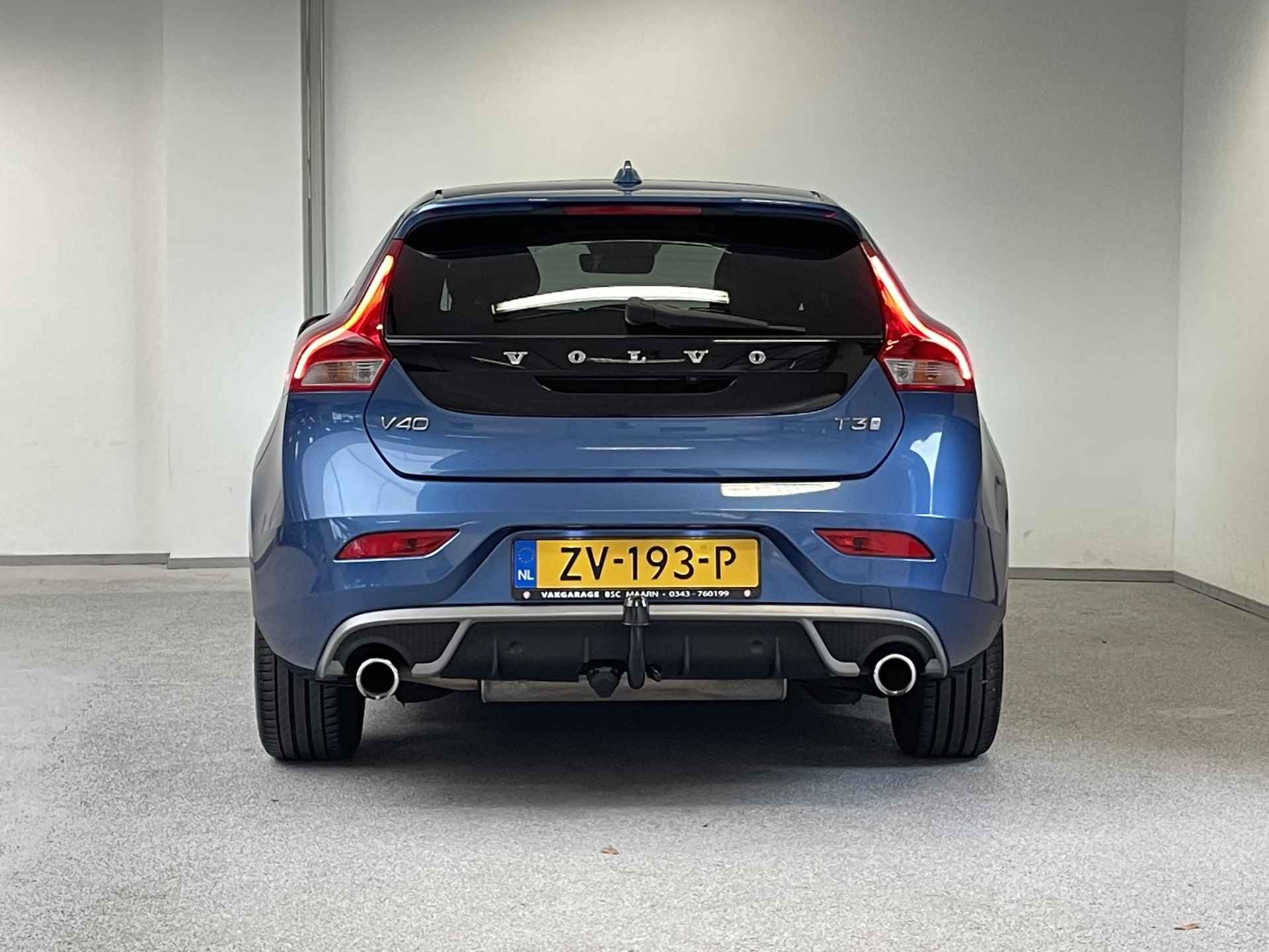 Volvo V40 1.5 T3 Polar+ Sport R-Design | ORG.NL | 1e-EIG | PANO | CAMERA | H&K | TREKHAAK | - 10/50