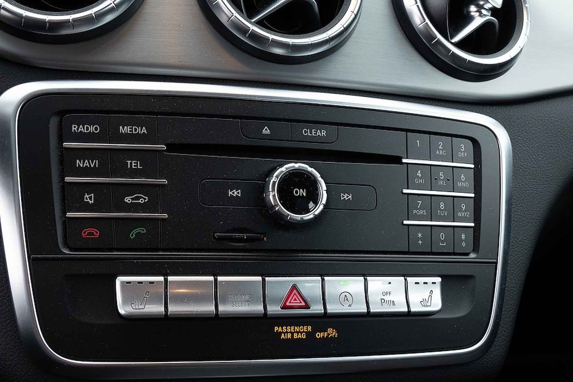 Mercedes-Benz CLA-Klasse 200 Shooting Brake d Business Solution Plus Upgrade Edition AMG -2e PINKSTERDAG OPEN!- - 13/30
