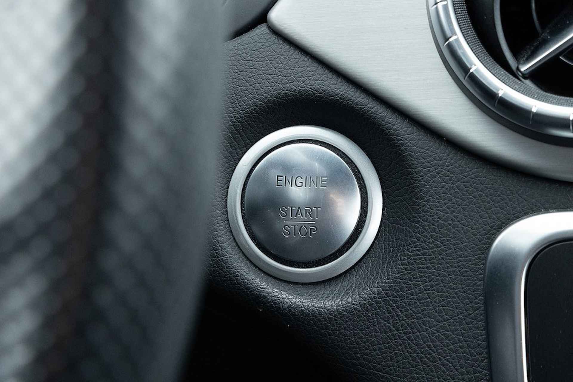 Mercedes-Benz CLA-Klasse 200 Shooting Brake d Business Solution Plus Upgrade Edition AMG -2e PINKSTERDAG OPEN!- - 18/30