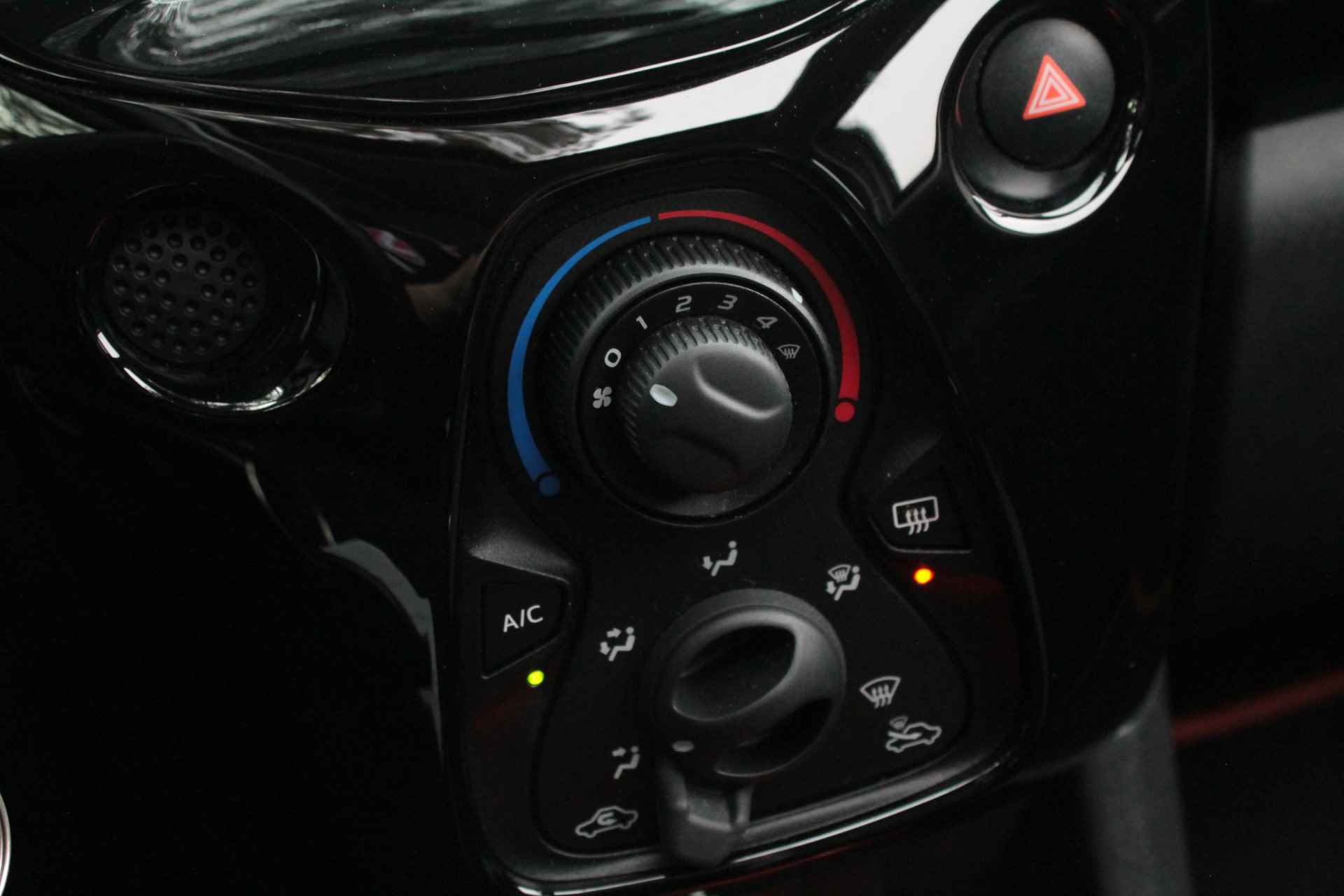Toyota Aygo 1.0 VVT-i x-otic Cabrio | Camera | CarPlay - 16/24