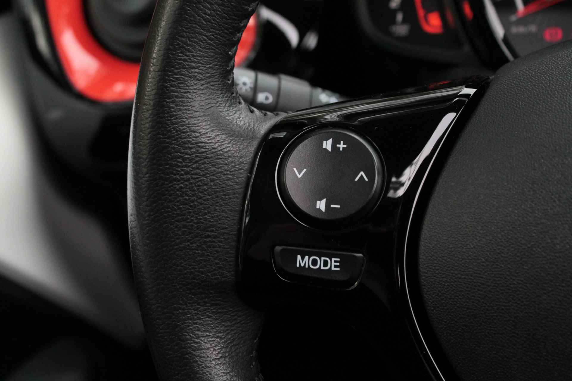 Toyota Aygo 1.0 VVT-i x-otic Cabrio | Camera | CarPlay - 18/24
