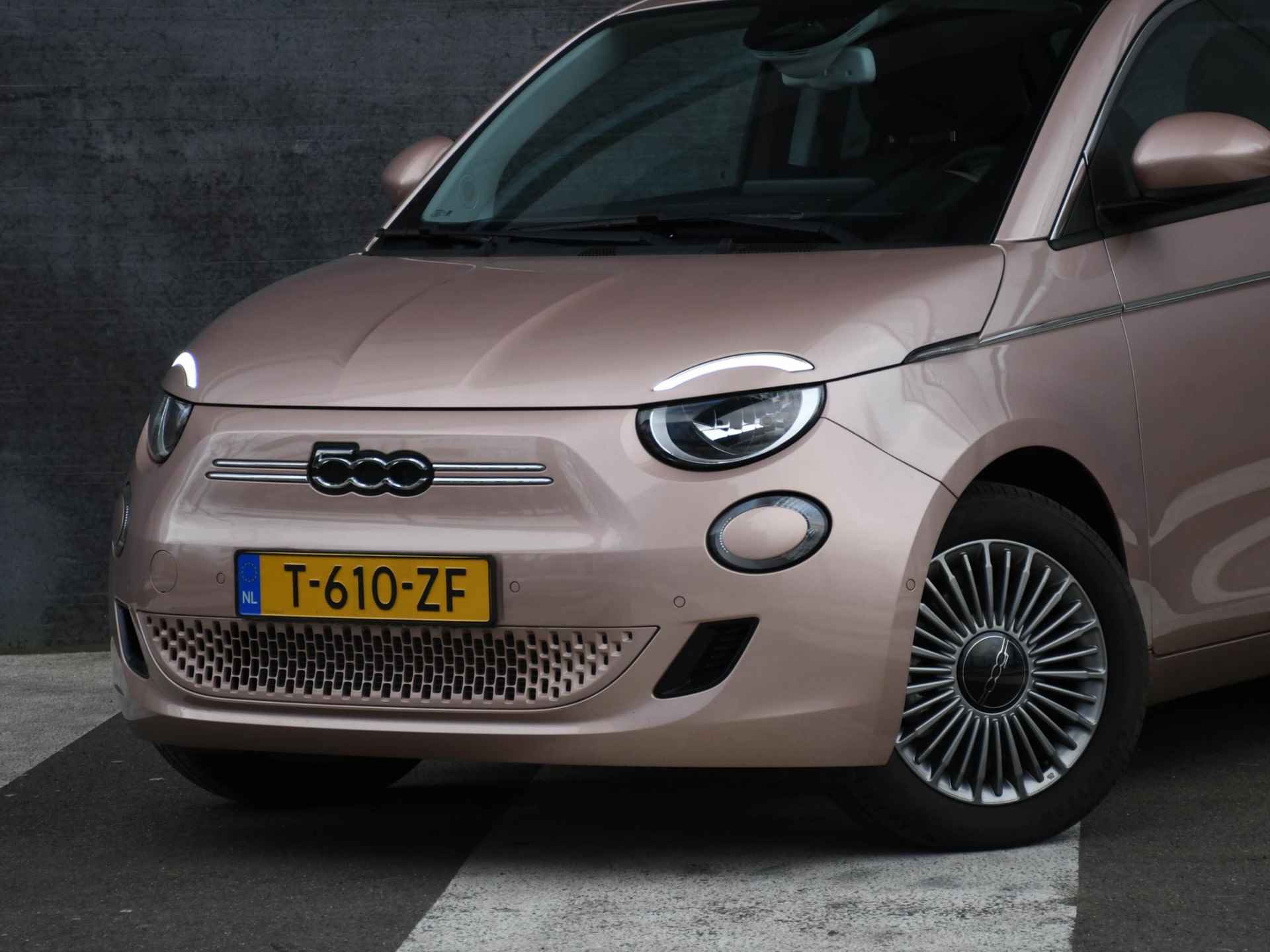 Fiat 500 3+1 42kWh 118pk Automaat NAVI | STOELVERWARMING | KEYLESS ENTRY | DODE HOEK | DAB | CAMERA | USB - 2/28