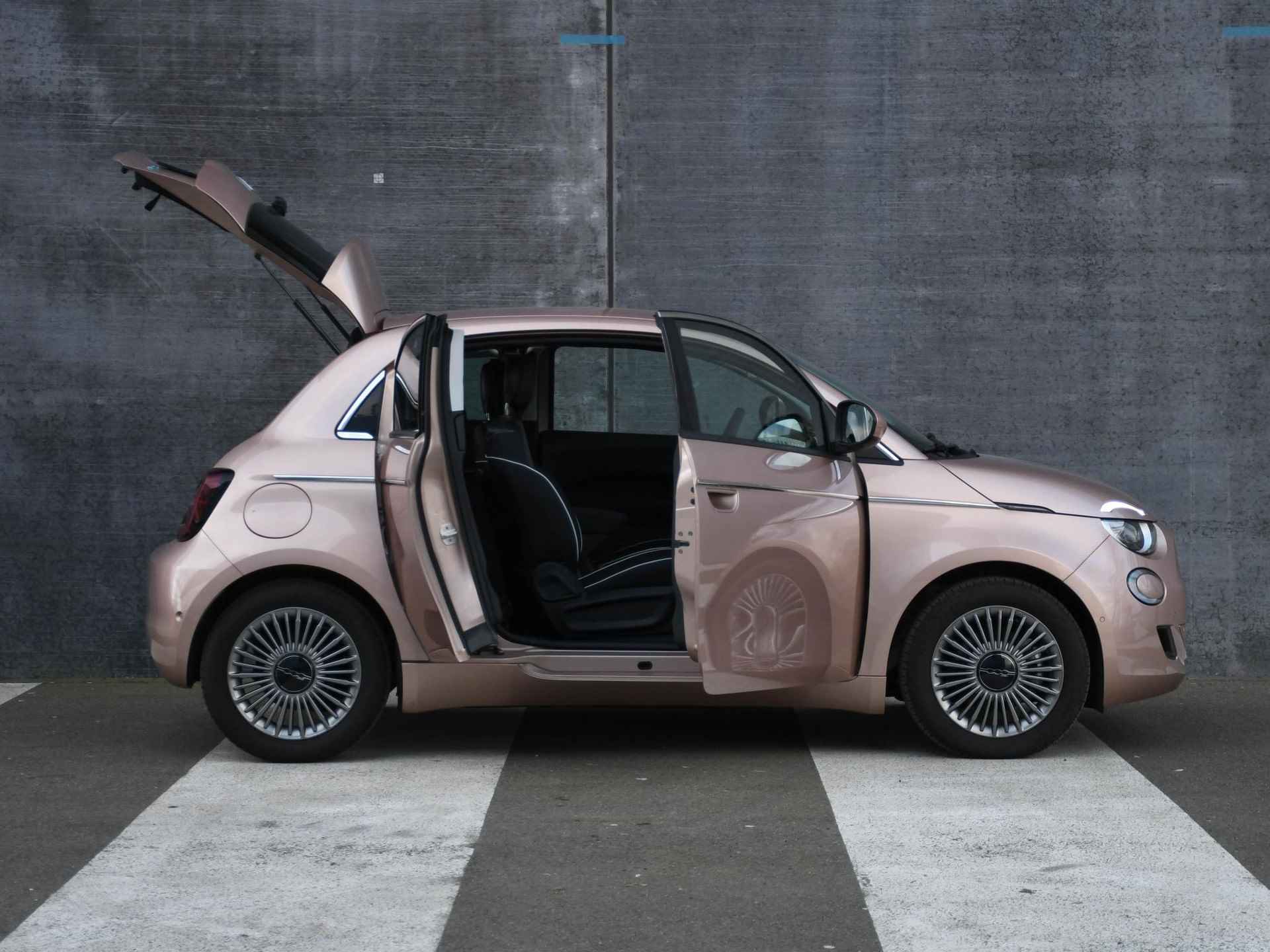 Fiat 500 3+1 42kWh 118pk Automaat NAVI | STOELVERWARMING | KEYLESS ENTRY | DODE HOEK | DAB | CAMERA | USB - 27/28