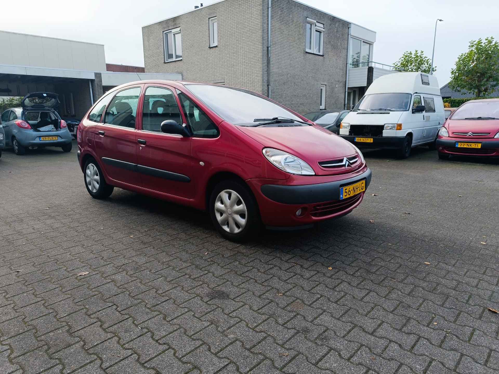 Citroen Xsara Picasso 1.8i-16V Différence2 - 3/22