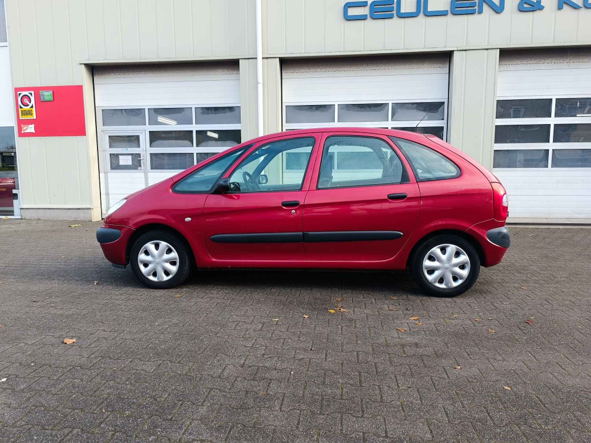 Citroen Xsara Picasso 1.8i-16V Différence2 - 8/22