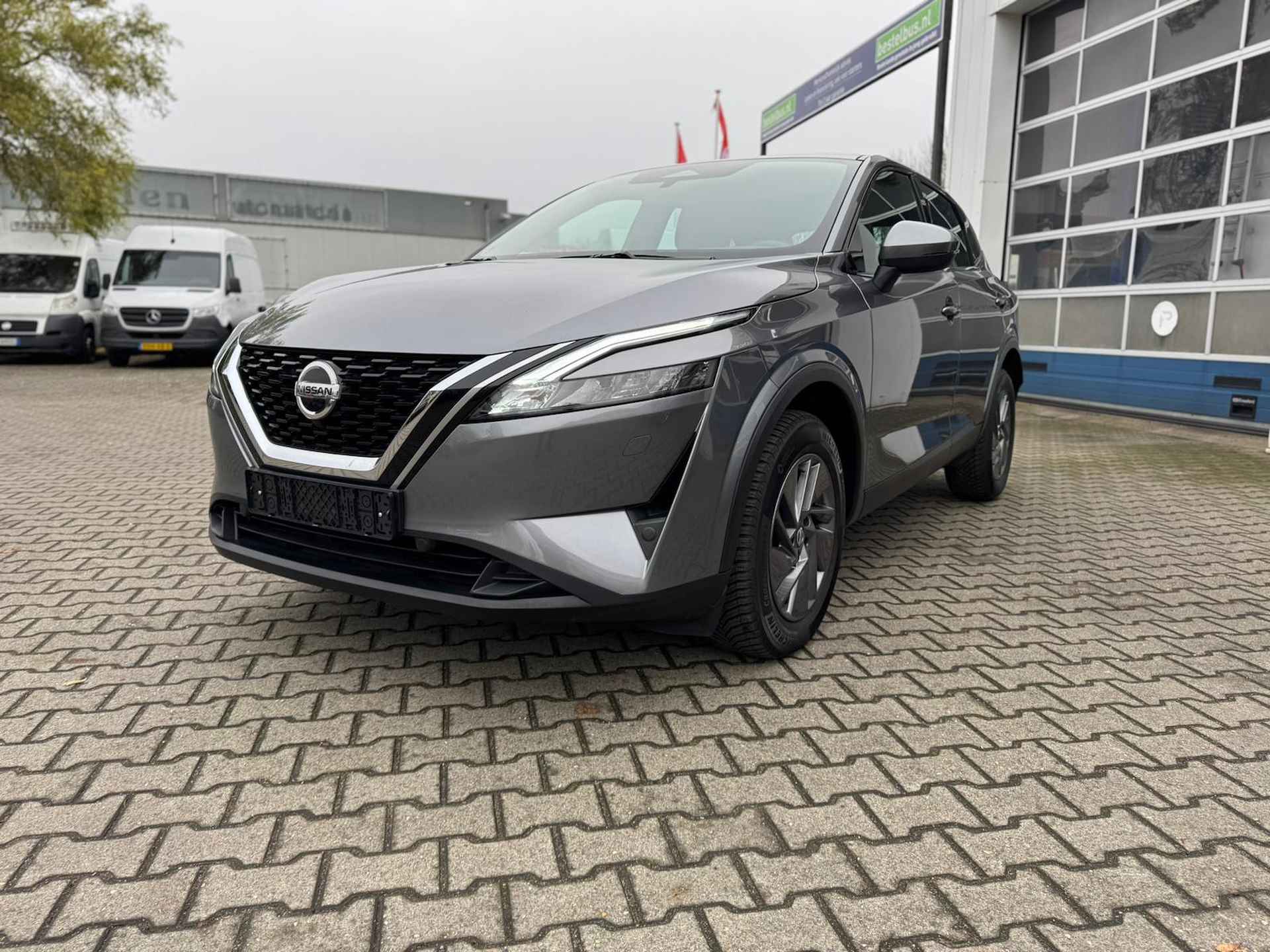 Nissan Qashqai 1.3 MHEV Acenta - 6/27