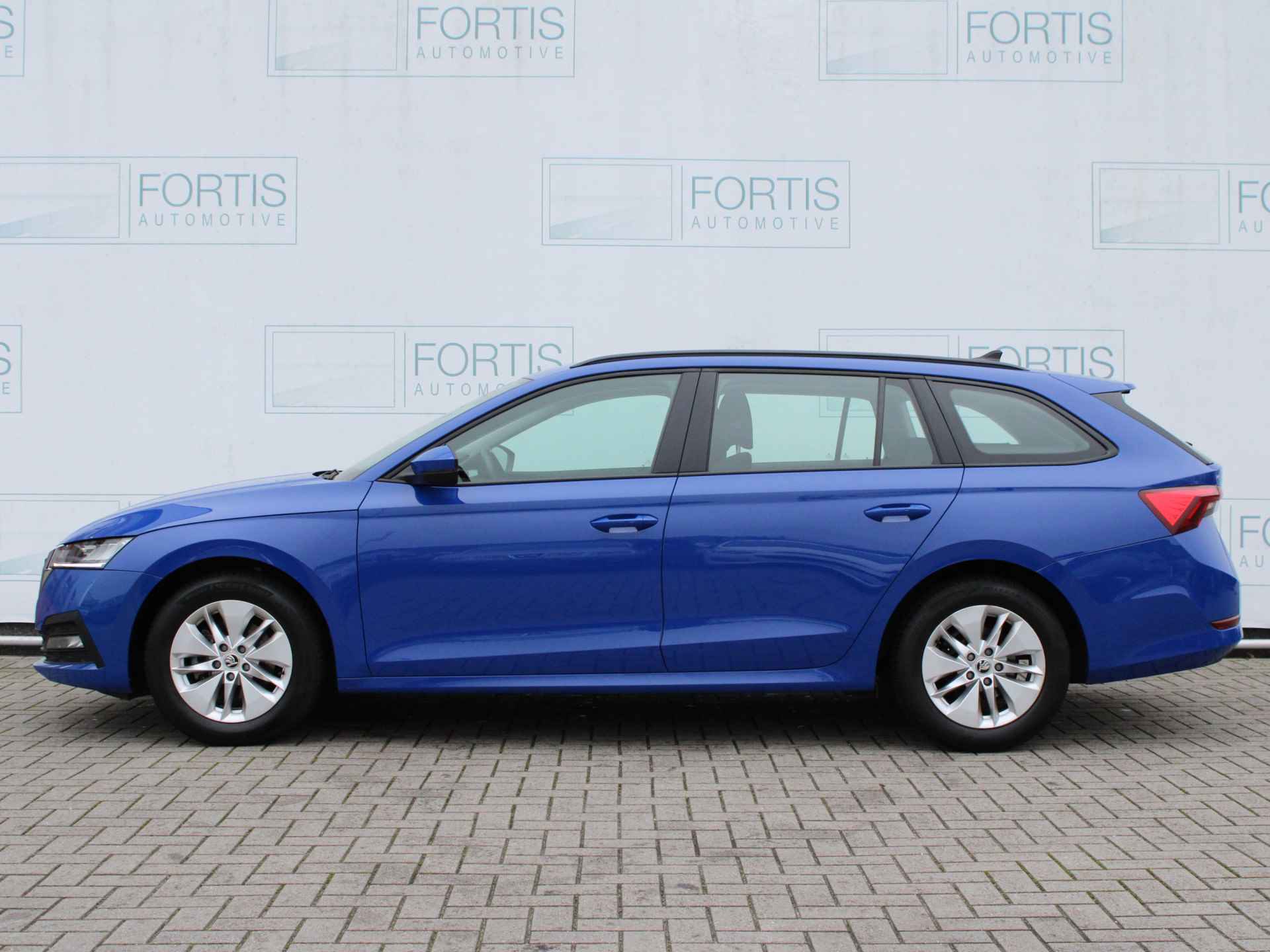 Škoda Octavia Combi 1.0 TSI Ambition NL AUTO | PDC | NIEUWE TYPE! CARPLAY | LMV | - 10/38