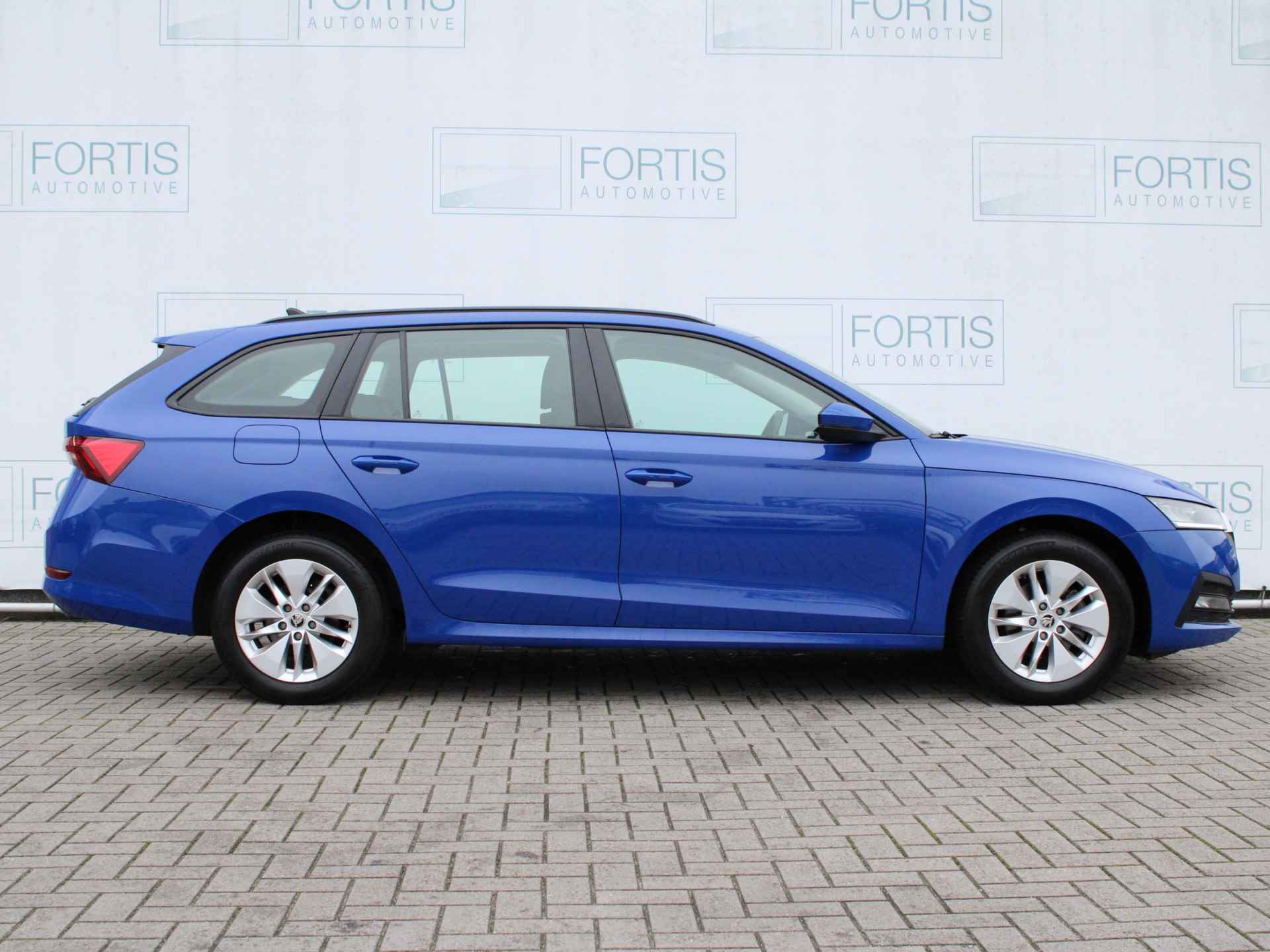 Škoda Octavia Combi 1.0 TSI Ambition NL AUTO | PDC | NIEUWE TYPE! CARPLAY | LMV | - 11/38