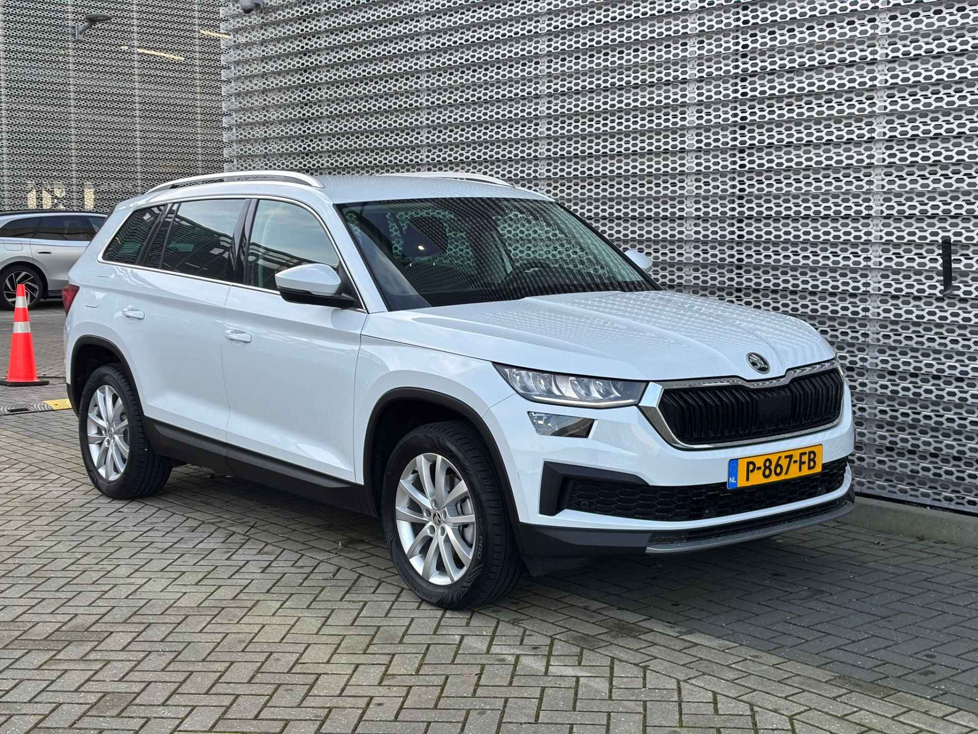 Škoda Kodiaq 1.5 TSI Business Edition 7p. / 7 Persoons / Digitale Cockpit / Zwenkbare Trekhaak / Lederen Bekleding / Matrix LED / Achteruitrijcamera ** - 10/36