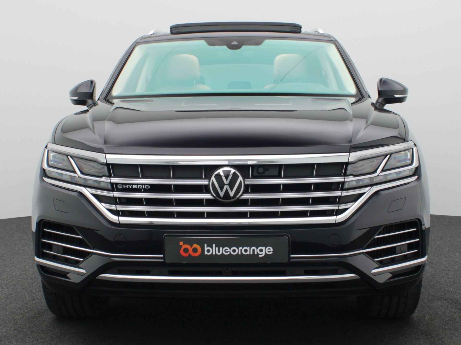 Volkswagen Touareg 3.0 TSi eHybrid Atmosphere 4MOTION 381PK DSG LED, Navigatie, Stoelverwarming v+a, Panorama Dak, Leder, 19"LMV, Trekhaak, 360gr. Camera - 13/61