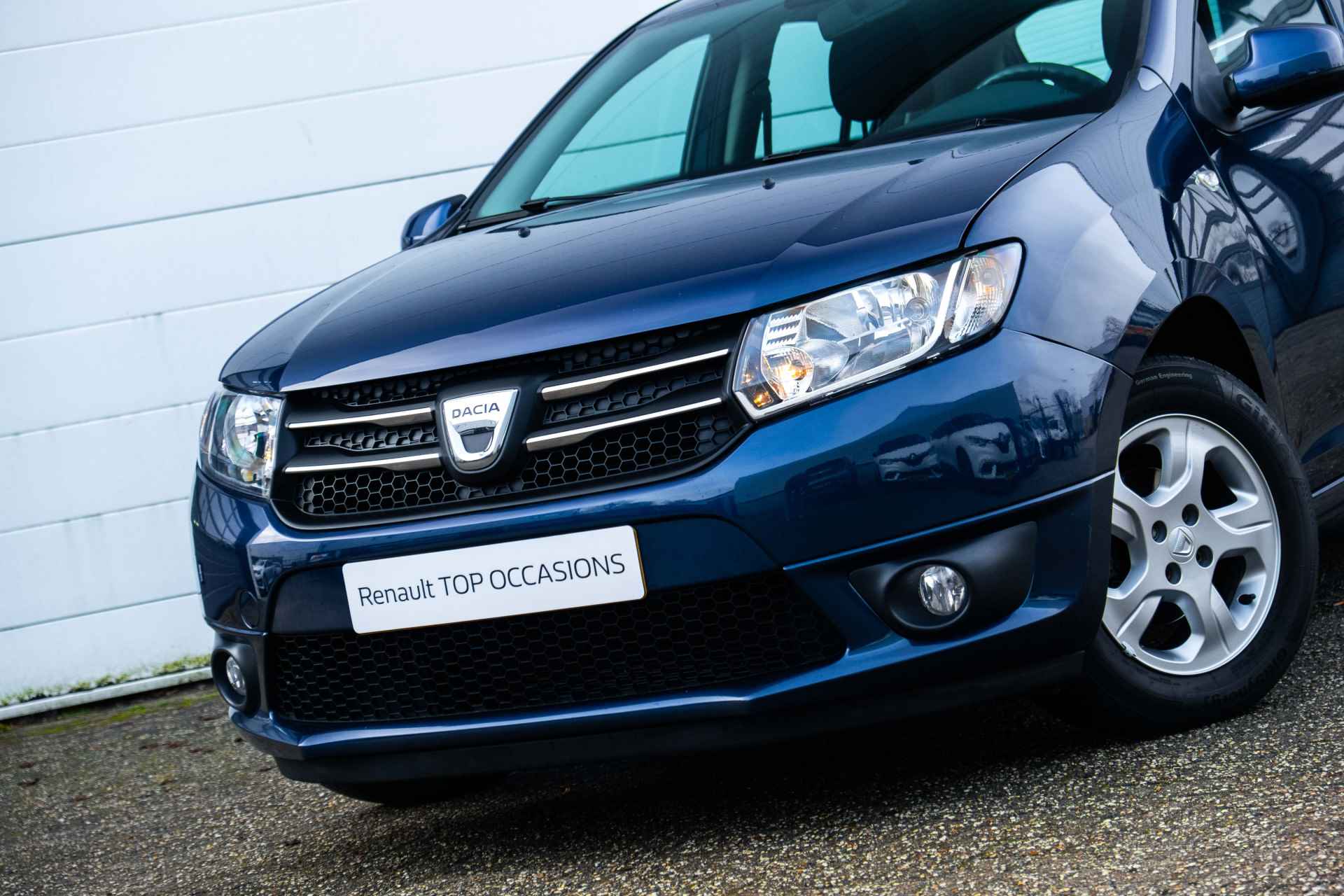 Dacia Sandero 0.9 TCe 90pk Bi-Fuel Lauréate | Airco | Trekhaak |Cruise controle | LM Velgen | incl. Bovag rijklaarpakket met 12 maanden garantie - 17/45