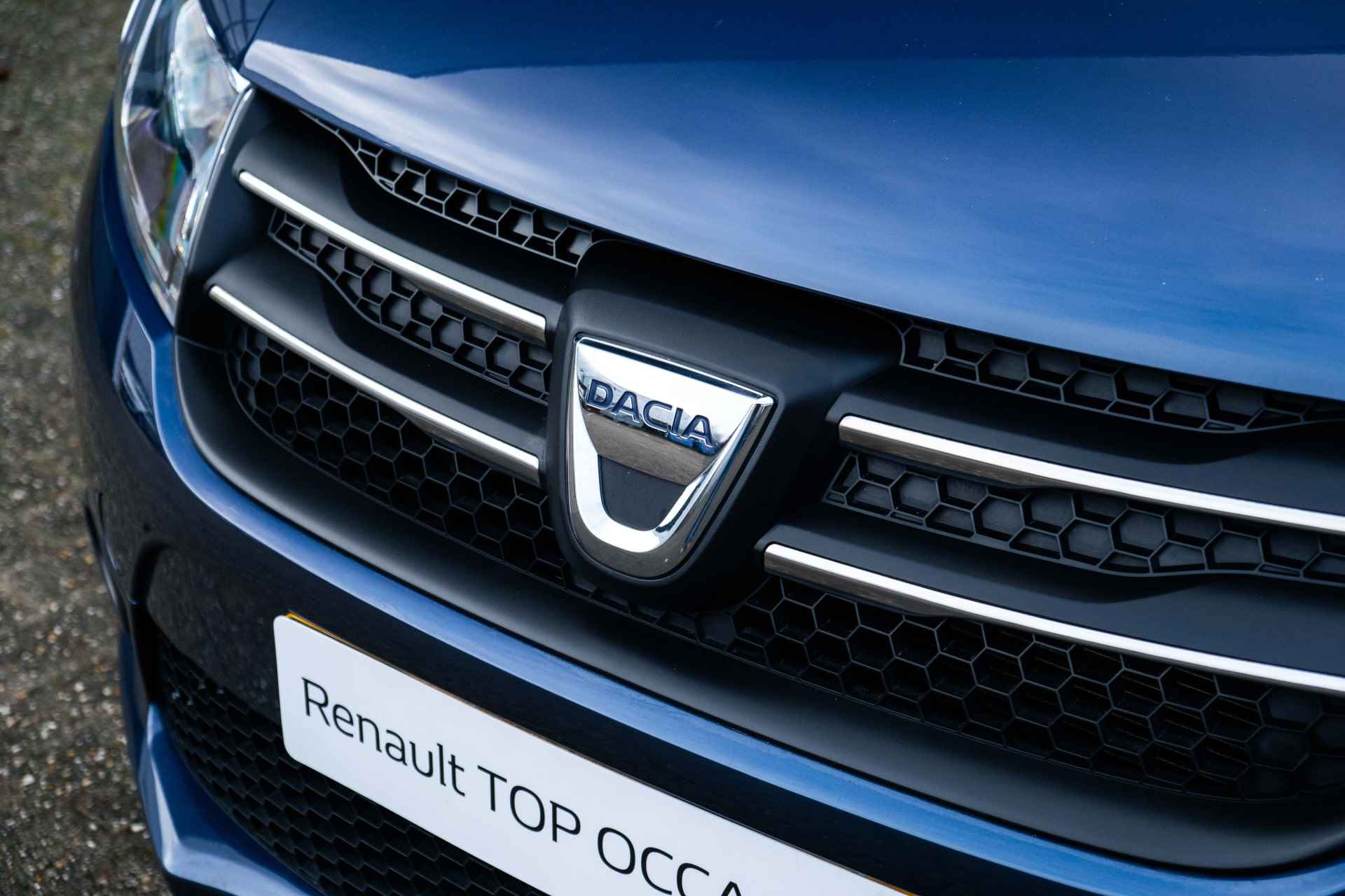 Dacia Sandero 0.9 TCe 90pk Bi-Fuel Lauréate | Airco | Trekhaak |Cruise controle | LM Velgen | incl. Bovag rijklaarpakket met 12 maanden garantie - 20/45