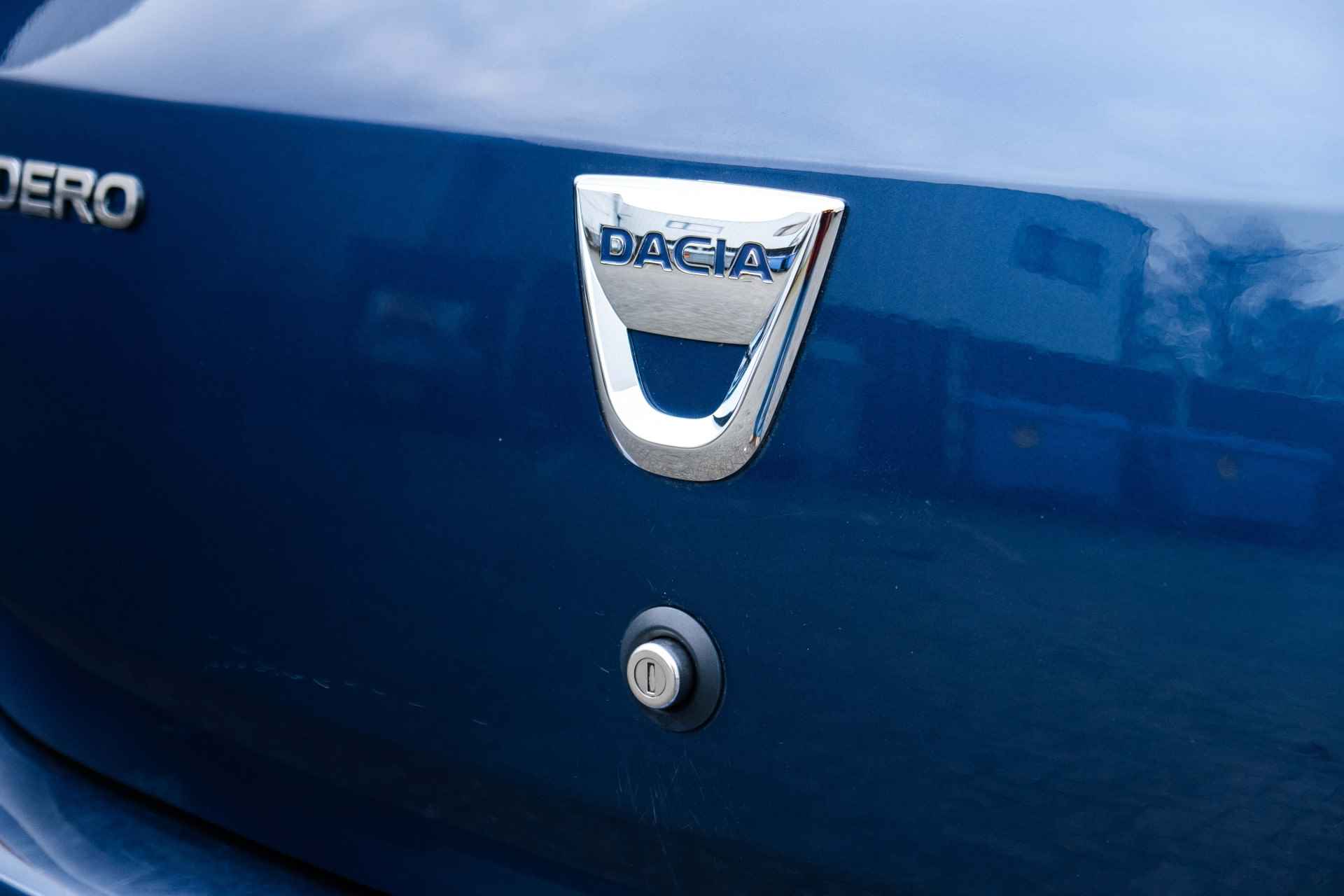Dacia Sandero 0.9 TCe 90pk Bi-Fuel Lauréate | Airco | Trekhaak |Cruise controle | LM Velgen | incl. Bovag rijklaarpakket met 12 maanden garantie - 24/45
