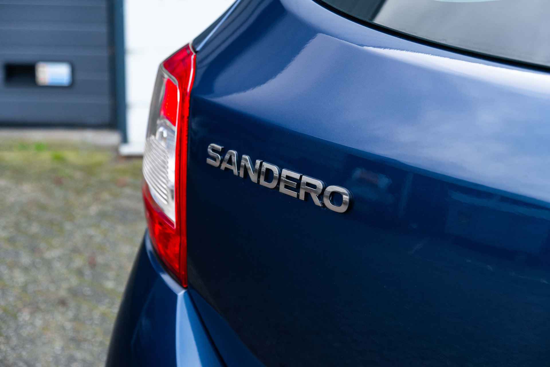 Dacia Sandero 0.9 TCe 90pk Bi-Fuel Lauréate | Airco | Trekhaak |Cruise controle | LM Velgen | incl. Bovag rijklaarpakket met 12 maanden garantie - 25/45