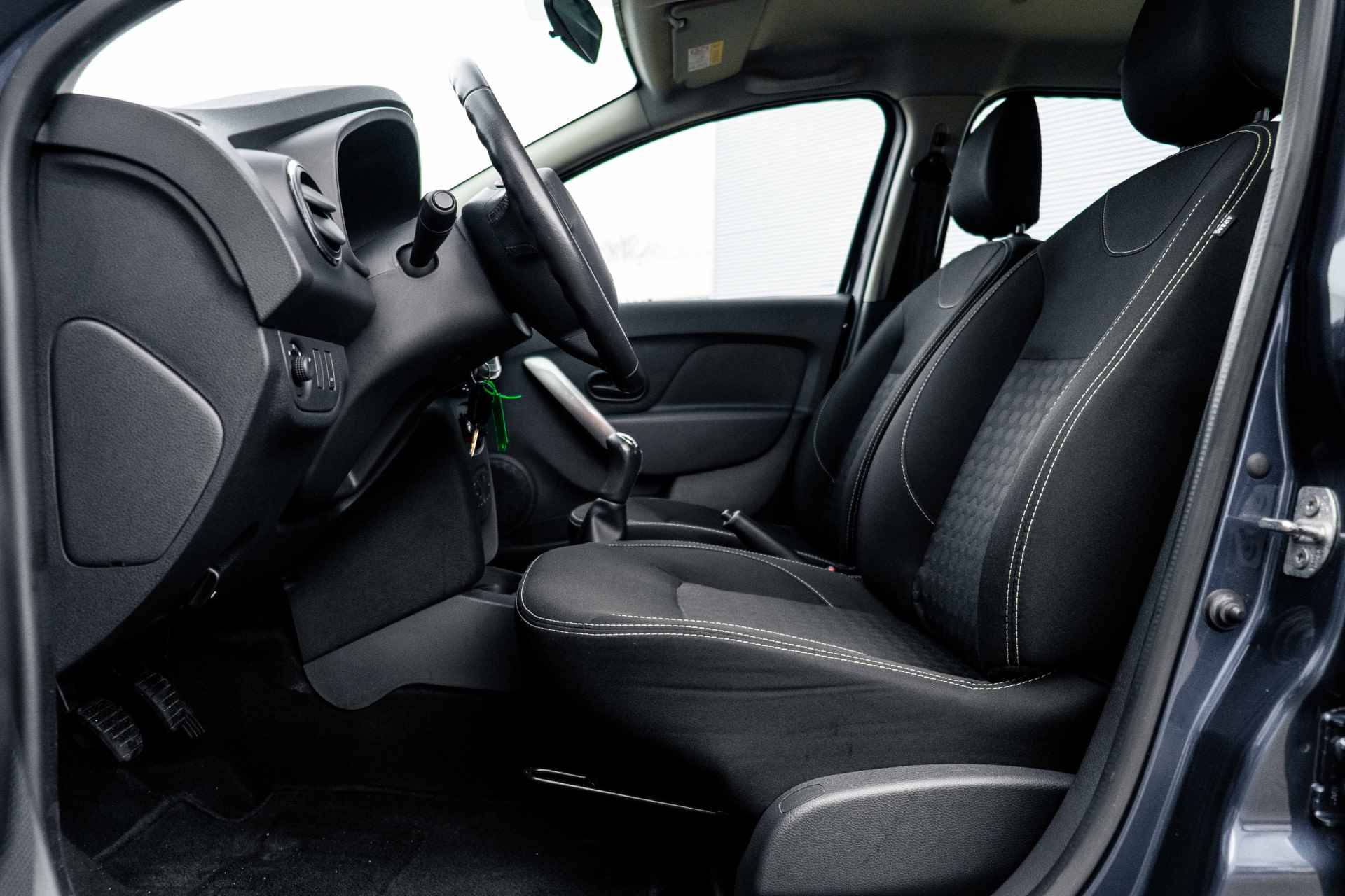Dacia Sandero 0.9 TCe 90pk Bi-Fuel Lauréate | Airco | Trekhaak |Cruise controle | LM Velgen | incl. Bovag rijklaarpakket met 12 maanden garantie - 29/45