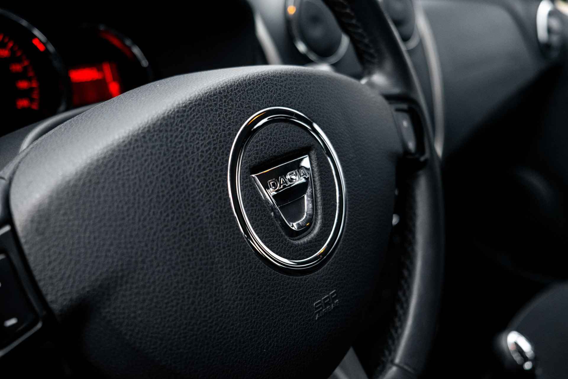 Dacia Sandero 0.9 TCe 90pk Bi-Fuel Lauréate | Airco | Trekhaak |Cruise controle | LM Velgen | incl. Bovag rijklaarpakket met 12 maanden garantie - 31/45