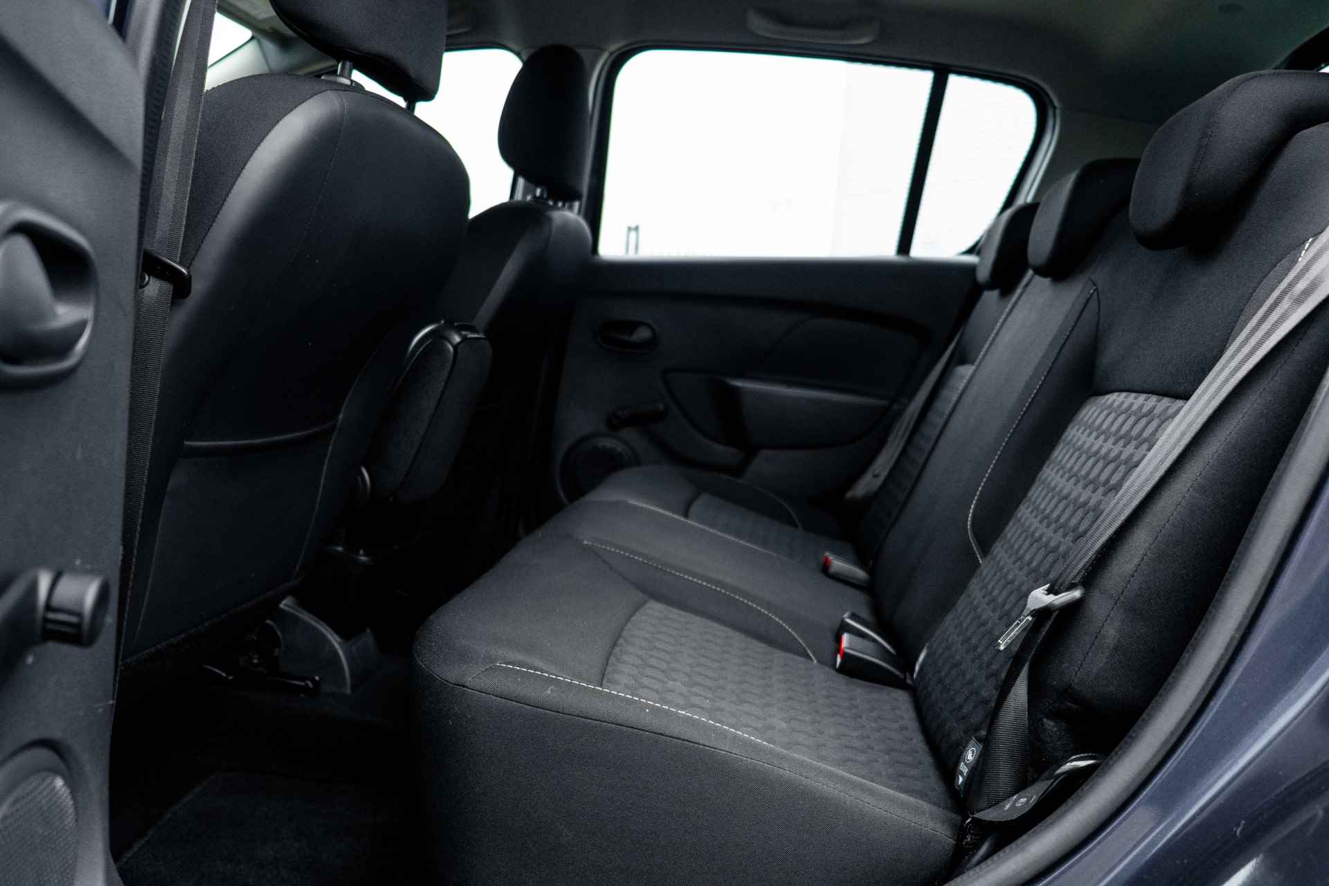 Dacia Sandero 0.9 TCe 90pk Bi-Fuel Lauréate | Airco | Trekhaak |Cruise controle | LM Velgen | incl. Bovag rijklaarpakket met 12 maanden garantie - 33/45