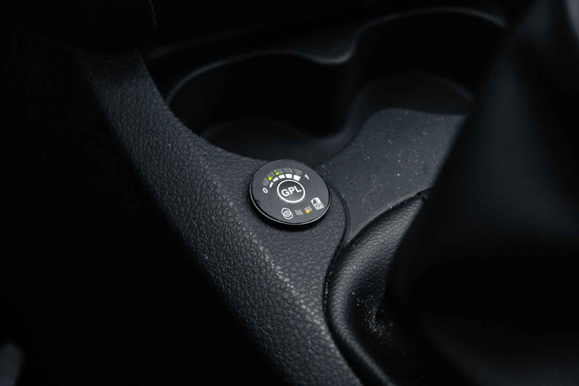 Dacia Sandero 0.9 TCe 90pk Bi-Fuel Lauréate | Airco | Trekhaak |Cruise controle | LM Velgen | incl. Bovag rijklaarpakket met 12 maanden garantie - 39/45