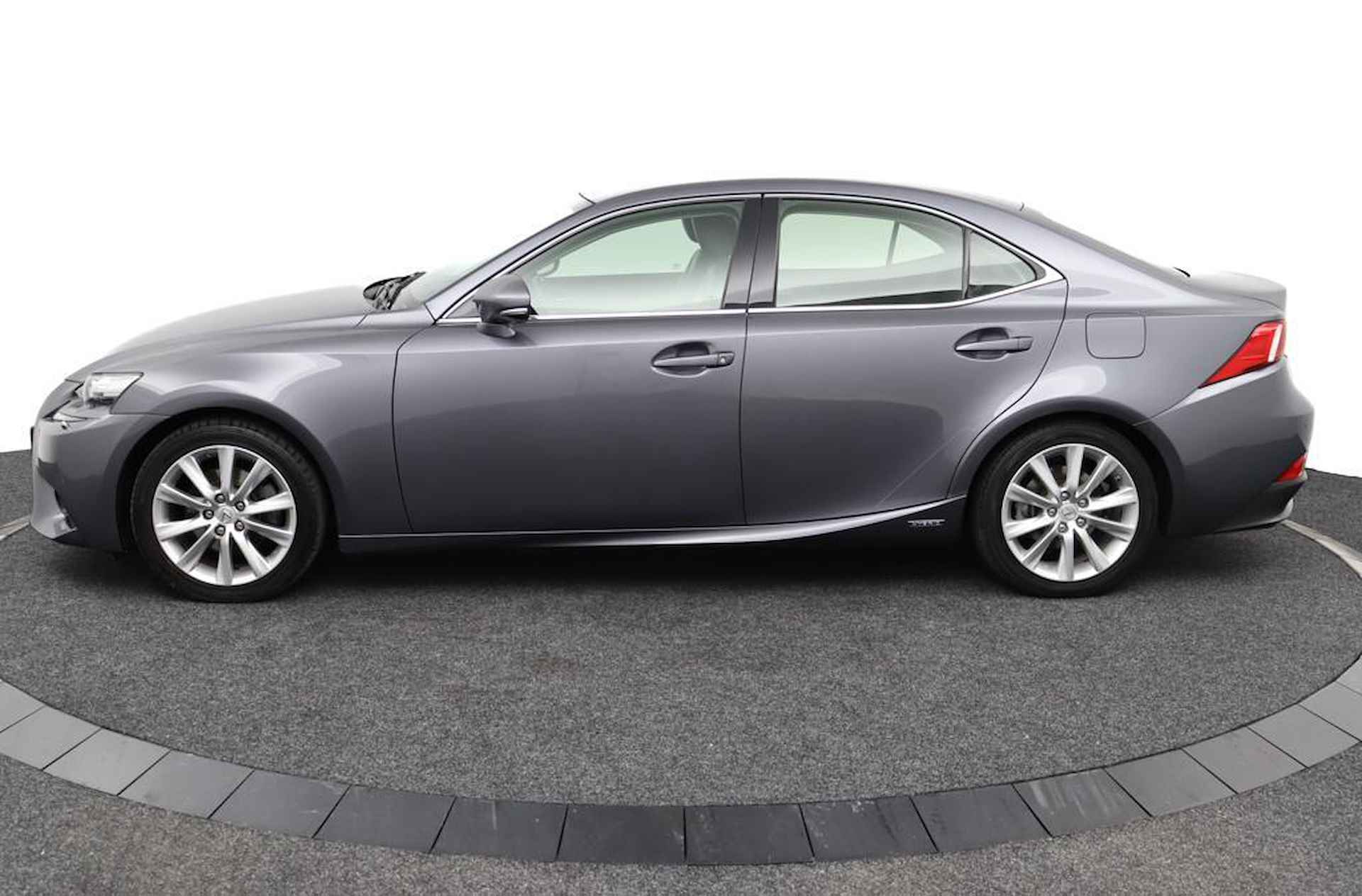 Lexus IS 300h Luxury Line | Dealeronderhouden | Mark Levinson | Blind Spot Monitor | Stoelkoeling | Stuurwielverwarming - 3/49