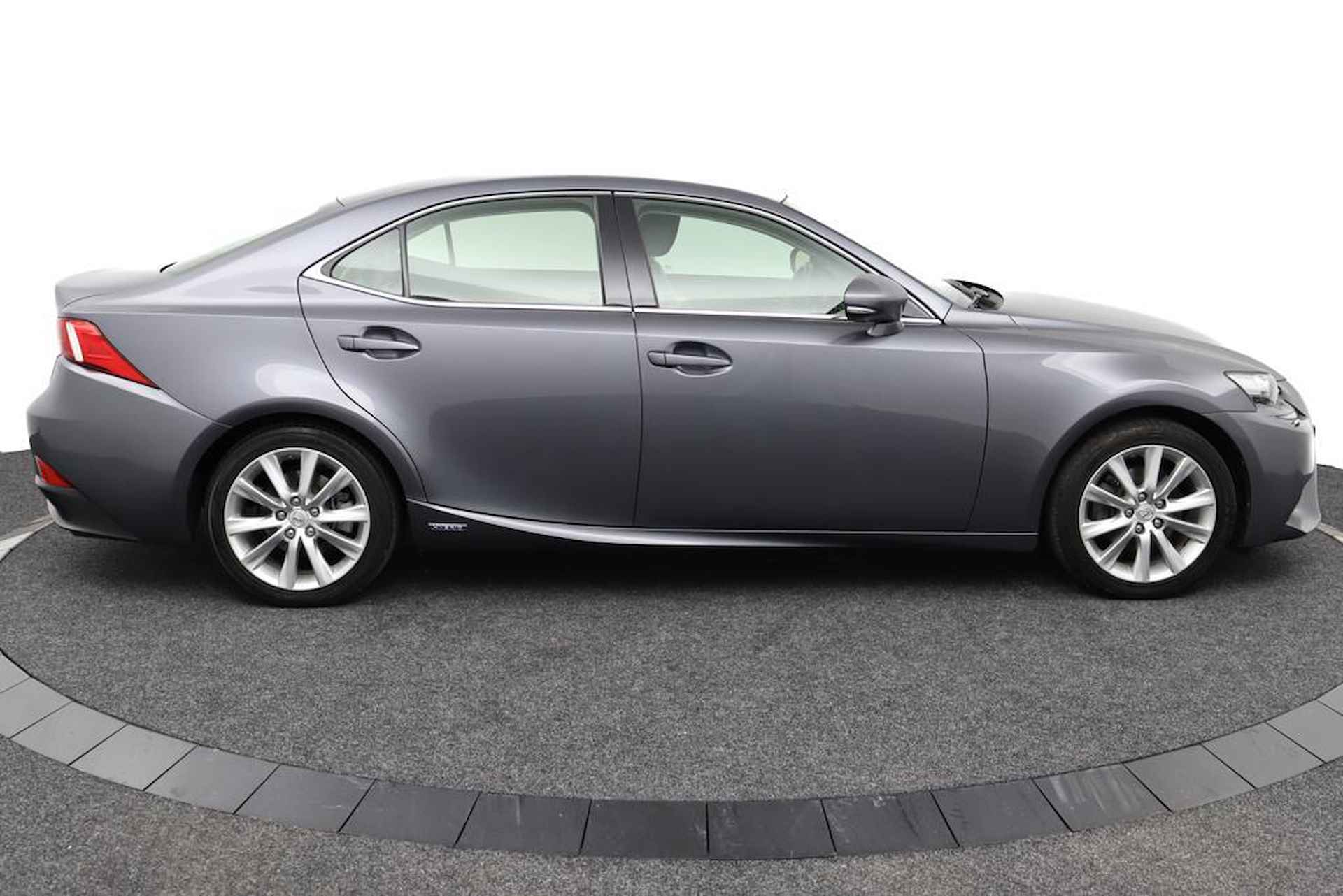 Lexus IS 300h Luxury Line | Dealeronderhouden | Mark Levinson | Blind Spot Monitor | Stoelkoeling | Stuurwielverwarming - 13/49