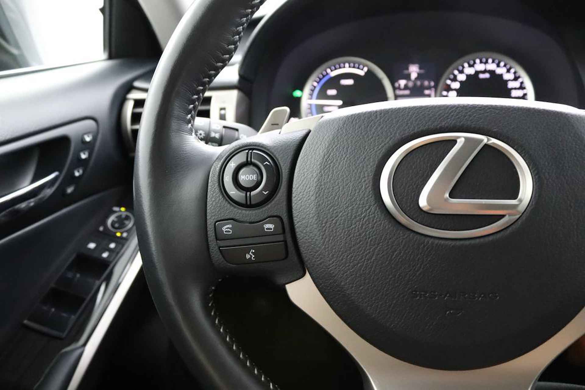 Lexus IS 300h Luxury Line | Dealeronderhouden | Mark Levinson | Blind Spot Monitor | Stoelkoeling | Stuurwielverwarming - 19/49