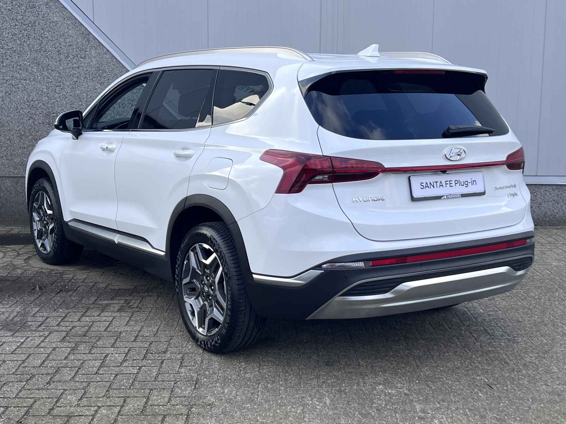 Hyundai Santa Fe 1.6 T-GDI PHEV Comfort Smart / € 5.000,- Voordeel / € 51.995,- Rijklaar / Lederen bekleding / Stoelverwarming / Adaptieve cruise control / Keyless / PDC V+A - 13/46