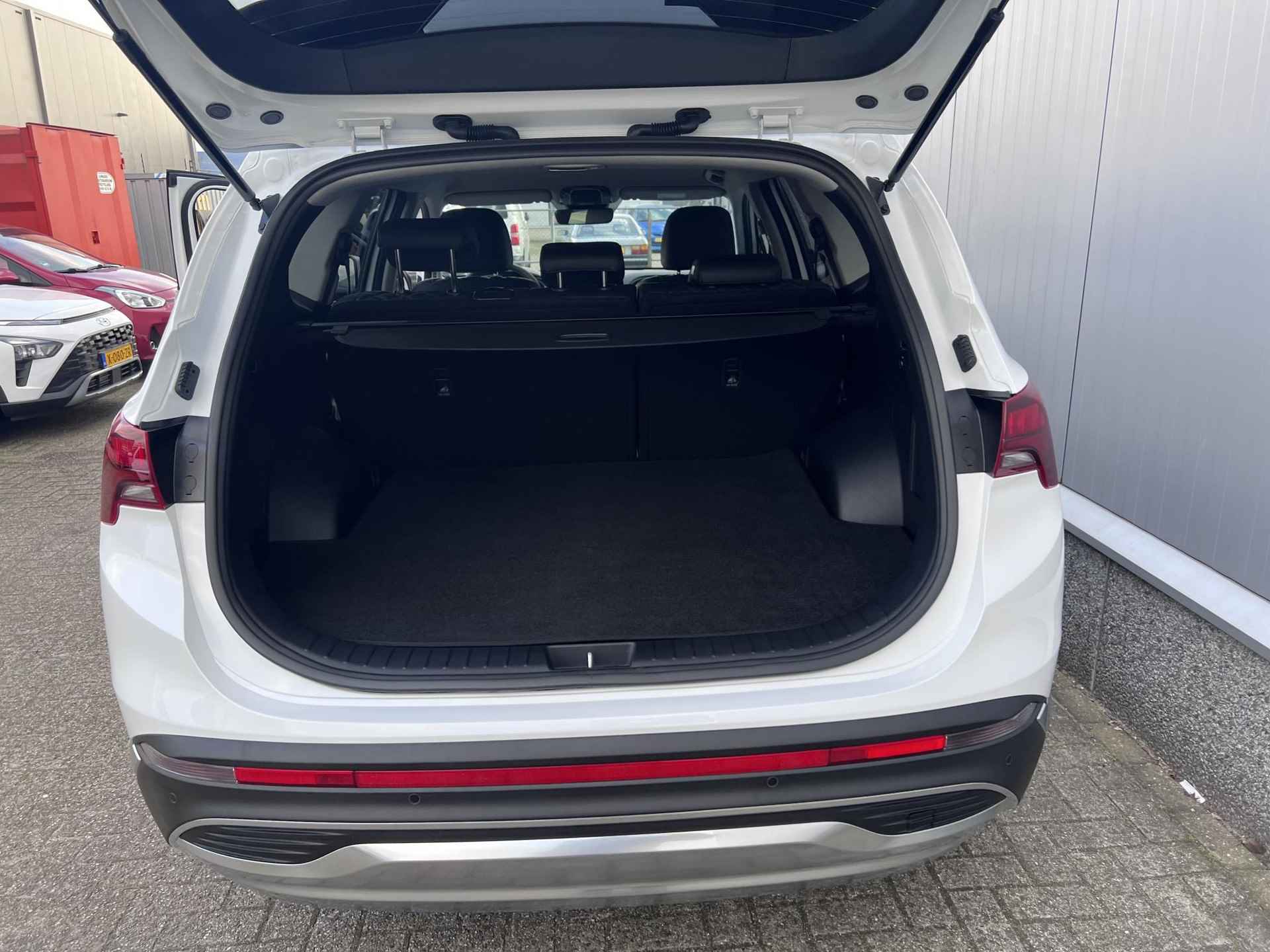 Hyundai Santa Fe 1.6 T-GDI PHEV Comfort Smart / € 5.000,- Voordeel / € 51.995,- Rijklaar / Lederen bekleding / Stoelverwarming / Adaptieve cruise control / Keyless / PDC V+A - 29/46