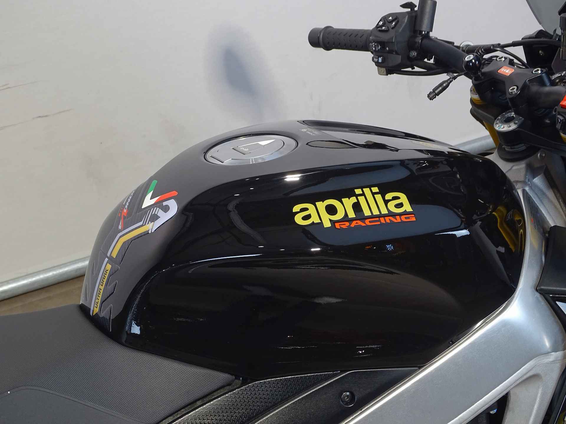 Aprilia TUONO V4 1100 FACTORY - 4/12