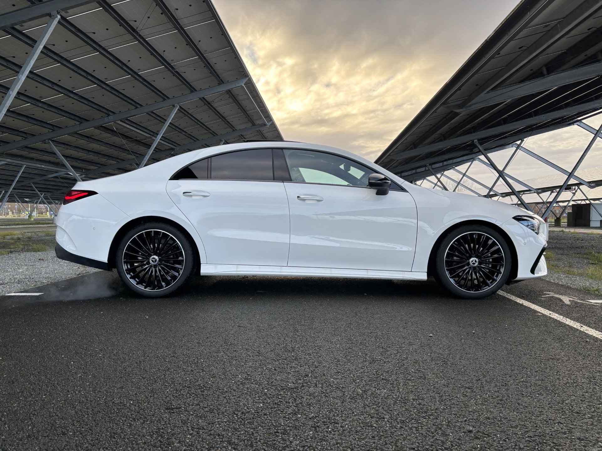 Mercedes-Benz CLA-klasse 180 AMG Line | Panoramadak | Sfeerverlichting | Parkeercamera | Stoelverwarming | 19" Multispaaks velgen | - 5/34