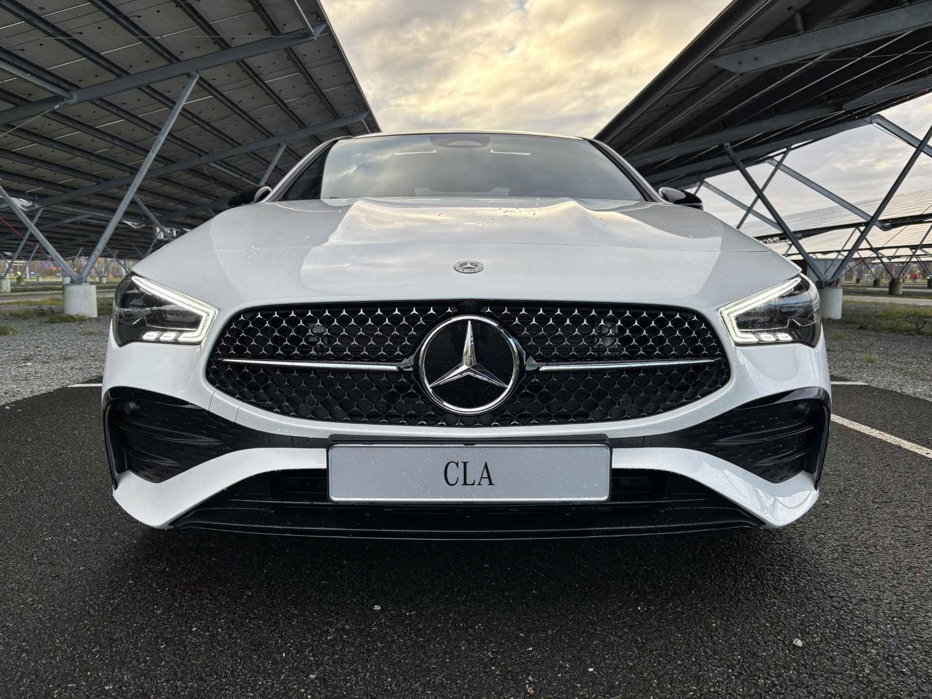 Mercedes-Benz CLA-klasse 180 AMG Line | Panoramadak | Sfeerverlichting | Parkeercamera | Stoelverwarming | 19" Multispaaks velgen | - 3/34