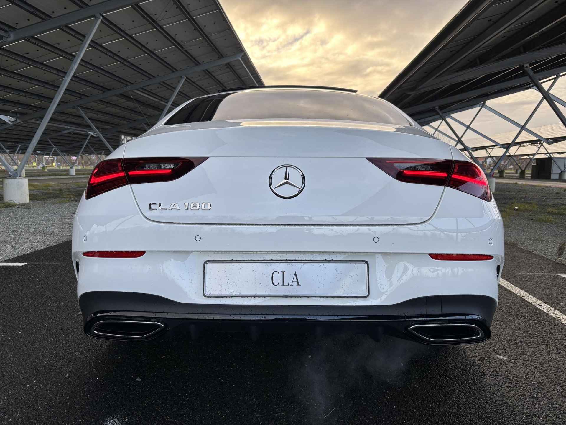 Mercedes-Benz CLA-klasse 180 AMG Line | Panoramadak | Sfeerverlichting | Parkeercamera | Stoelverwarming | 19" Multispaaks velgen | - 7/34