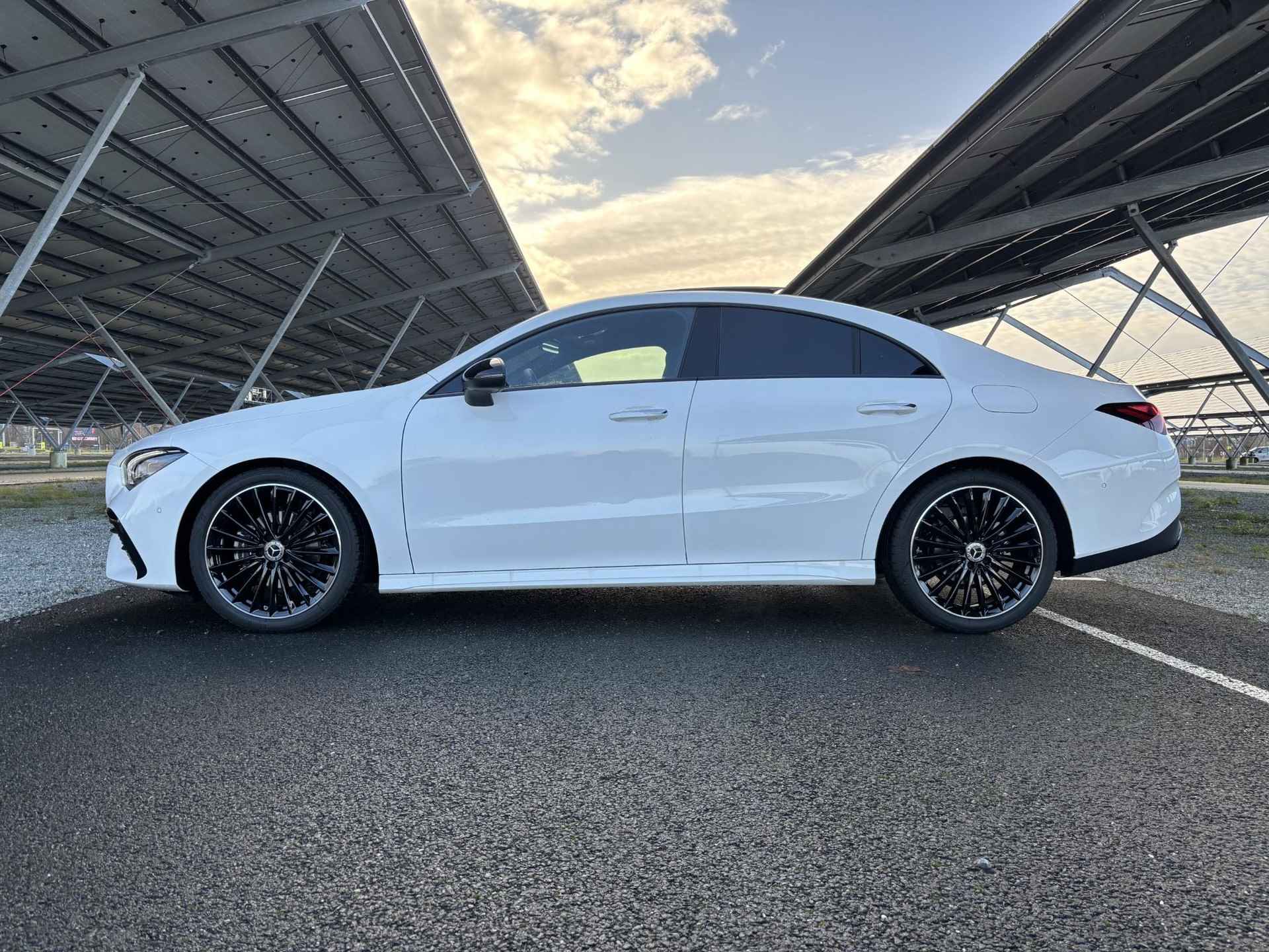 Mercedes-Benz CLA-klasse 180 AMG Line | Panoramadak | Sfeerverlichting | Parkeercamera | Stoelverwarming | 19" Multispaaks velgen | - 9/34