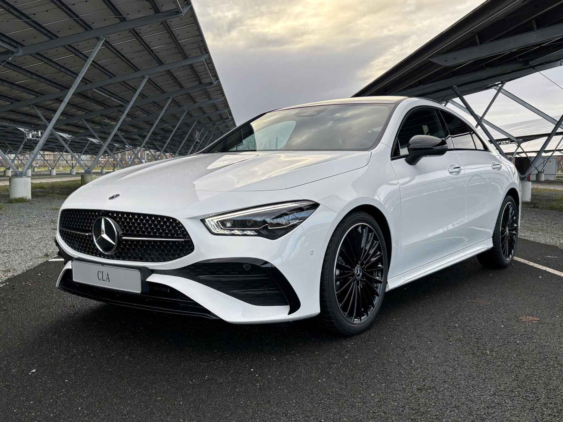 Mercedes-Benz CLA-klasse 180 AMG Line | Panoramadak | Sfeerverlichting | Parkeercamera | Stoelverwarming | 19" Multispaaks velgen | - 10/34