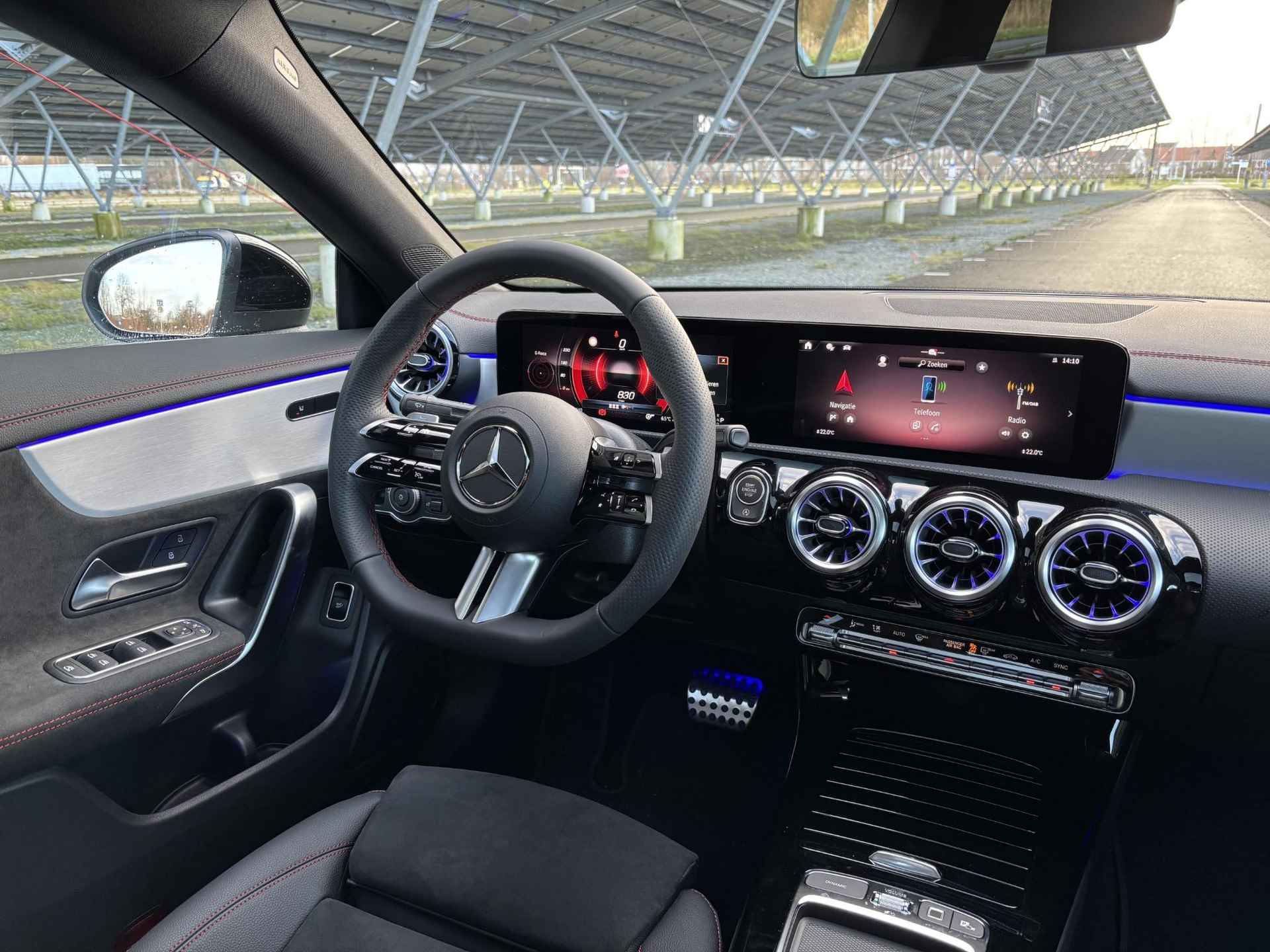 Mercedes-Benz CLA-klasse 180 AMG Line | Panoramadak | Sfeerverlichting | Parkeercamera | Stoelverwarming | 19" Multispaaks velgen | - 13/34