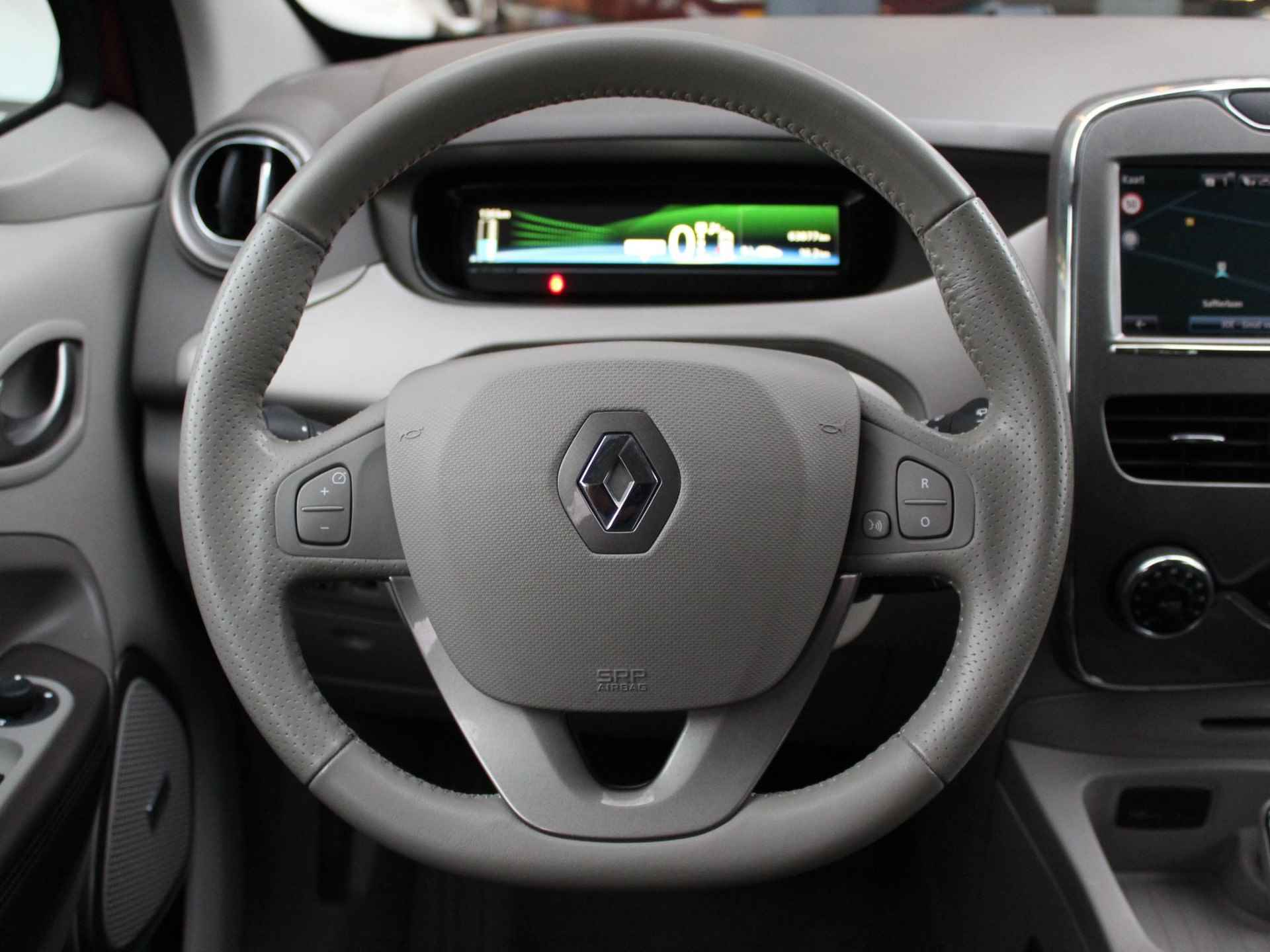 Renault ZOE R110 Bose 41 kWh (ex Accu) / NAVI / DEALER OND. / CRUISE / CLIMATE / STOELV. / KEYLESS / PDC A / CAMERA / 16'' LMV - 19/50