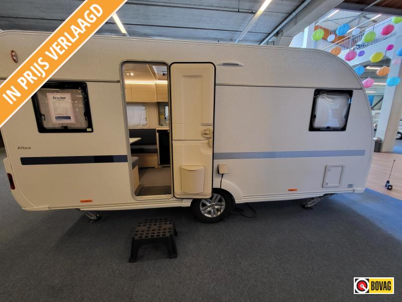 Adria Altea 472 PU voortent en fabrieksoptie