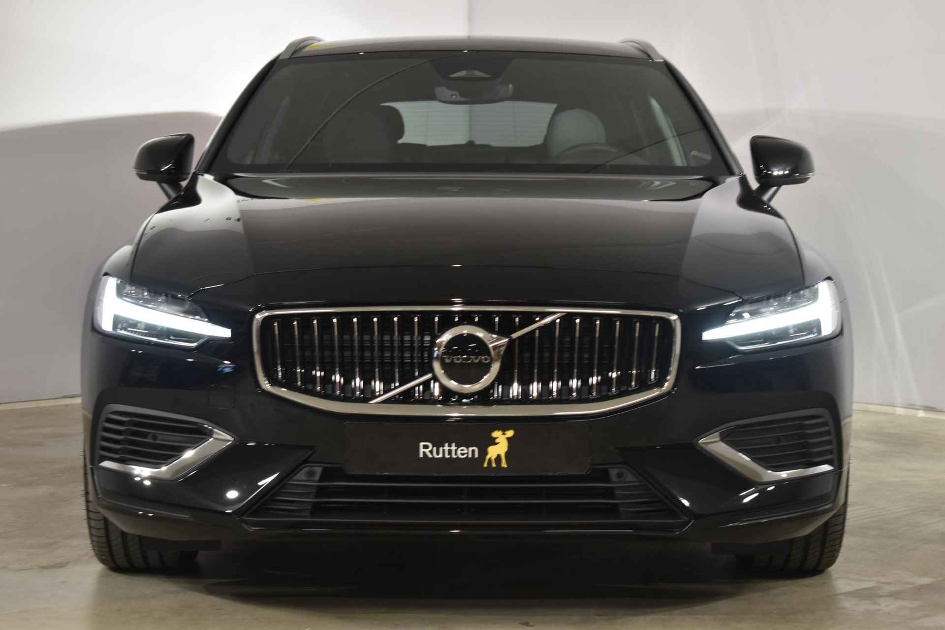 Volvo V60 T6 350PK Automaat Recharge AWD Plus Bright - 2/44