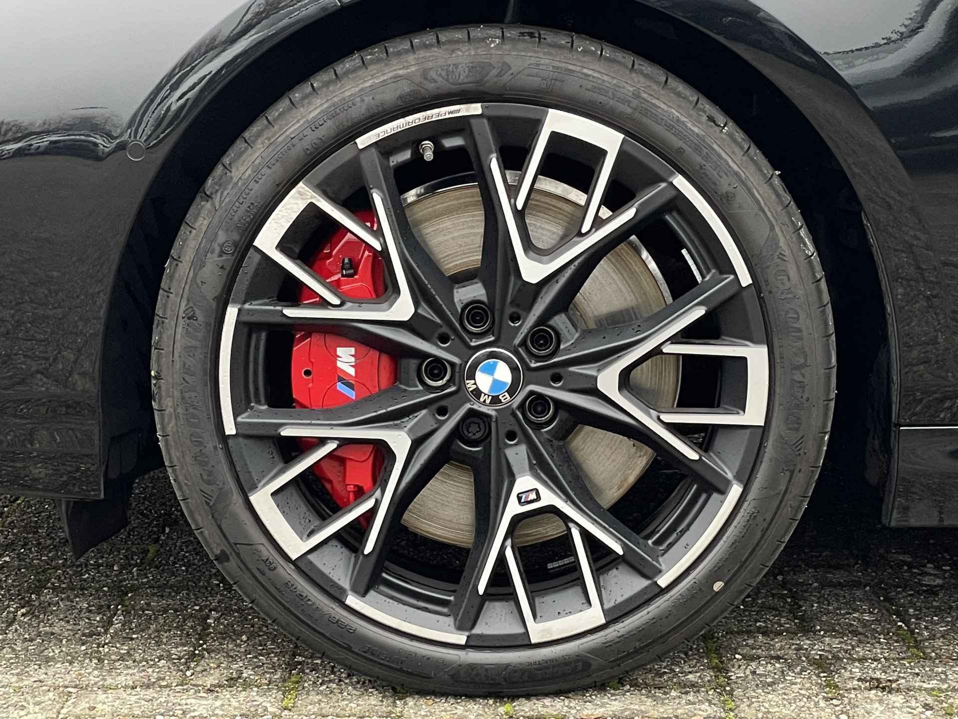 BMW 1-serie 5-deurs 120 | M-Sport Pro | Panorama | Harman/Kardon | Stuur + Stoelverw. | 19'' - 6/33