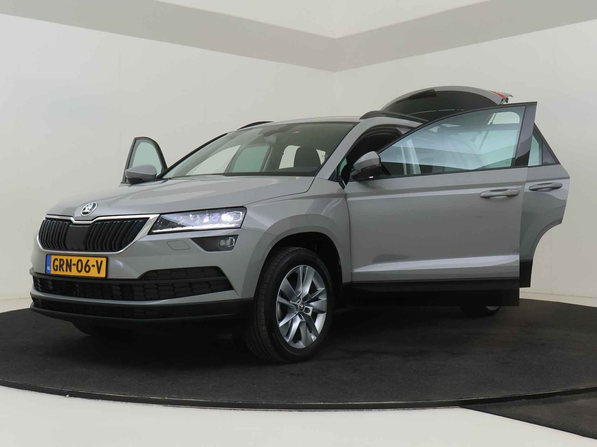 Škoda Karoq 1.5 TSI ACT Business Edition Plus Automaat | Adaptive Cruise | Stoelverwarming | Parkeercamera - 11/63